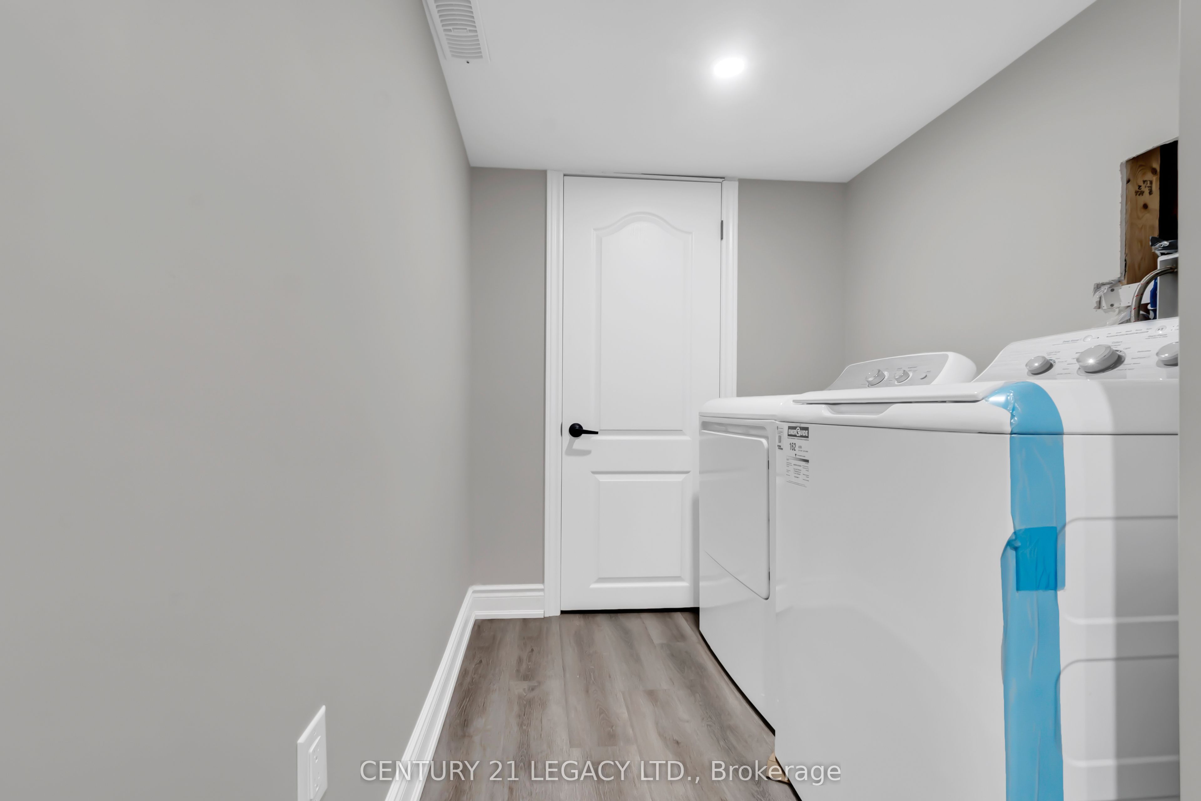 1485 Thornley Street Property Photo 24