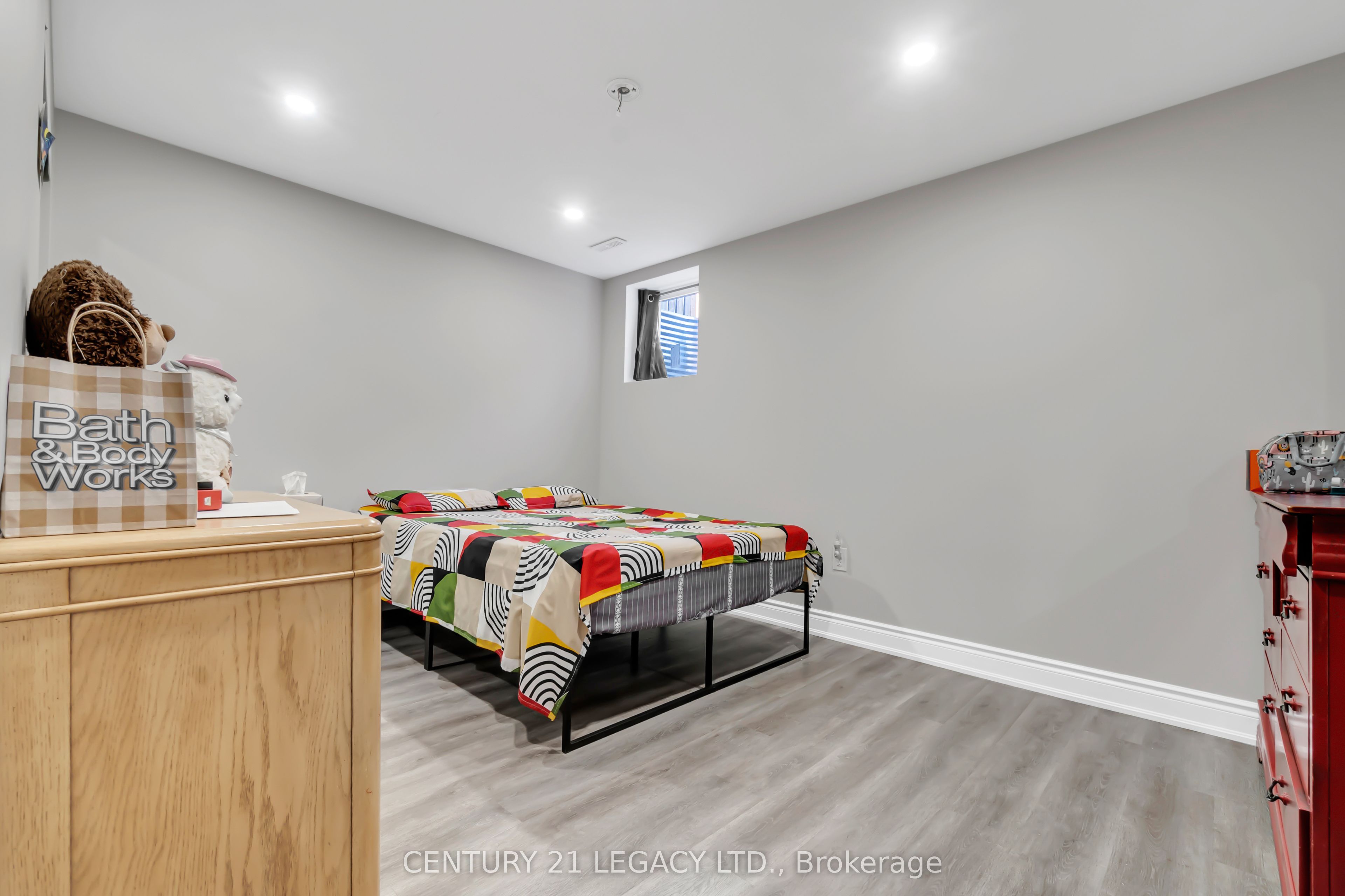 1485 Thornley Street Property Photo 25