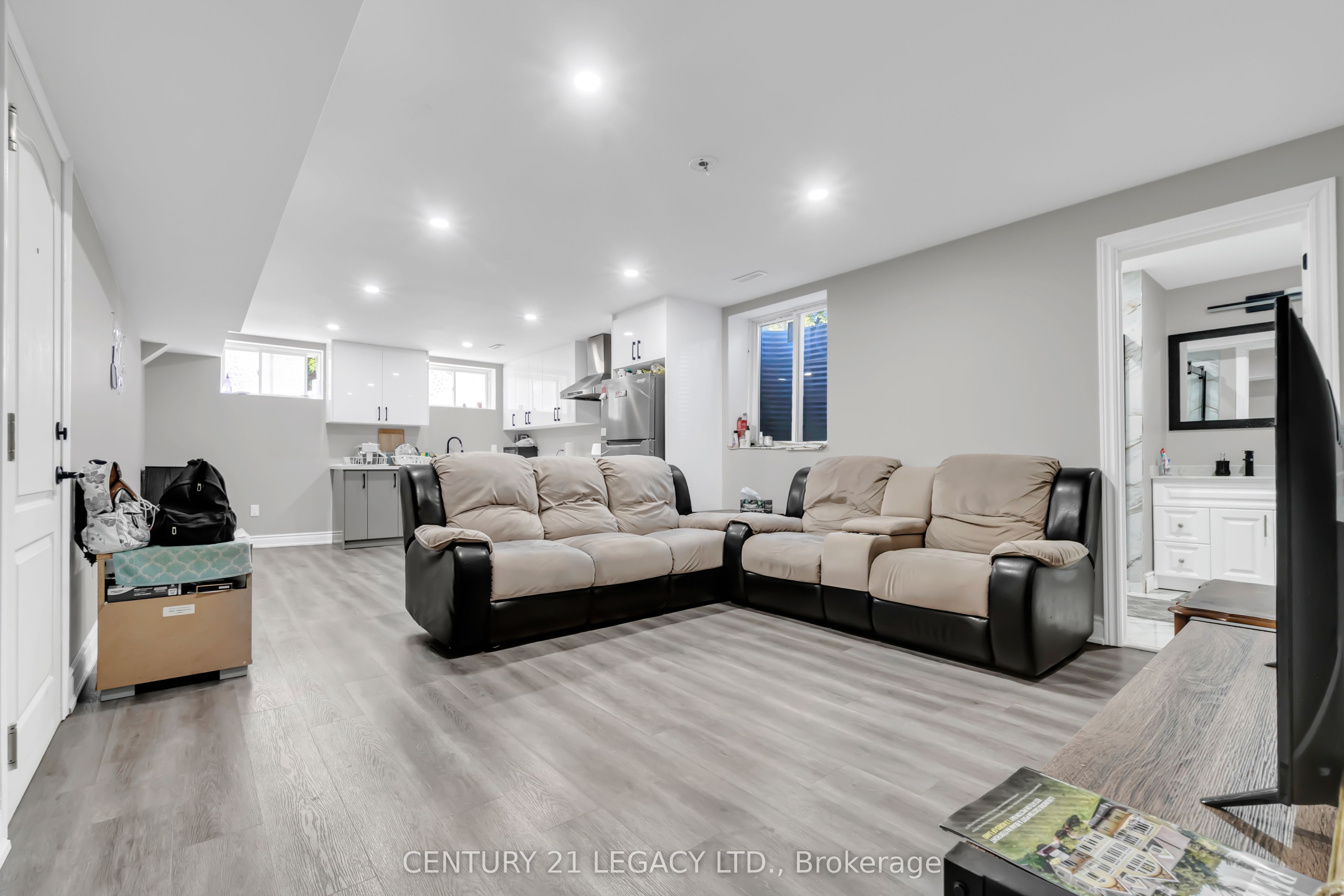 1485 Thornley Street Property Photo 28