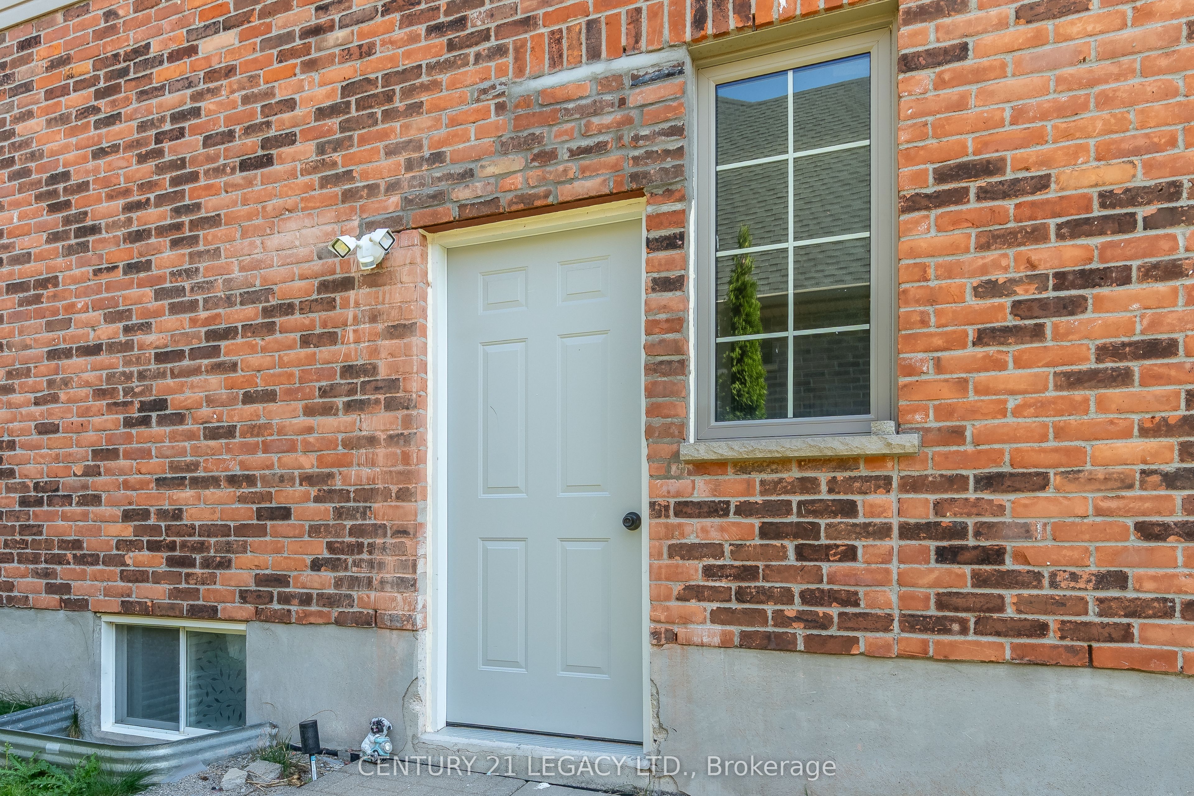 1485 Thornley Street Property Photo 31