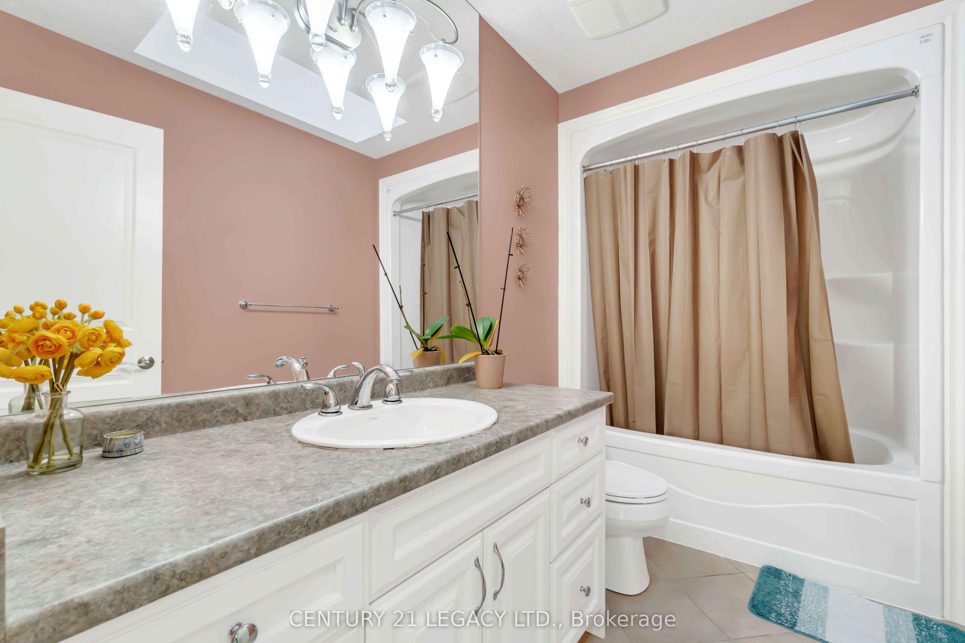 1485 Thornley Street Property Photo 32