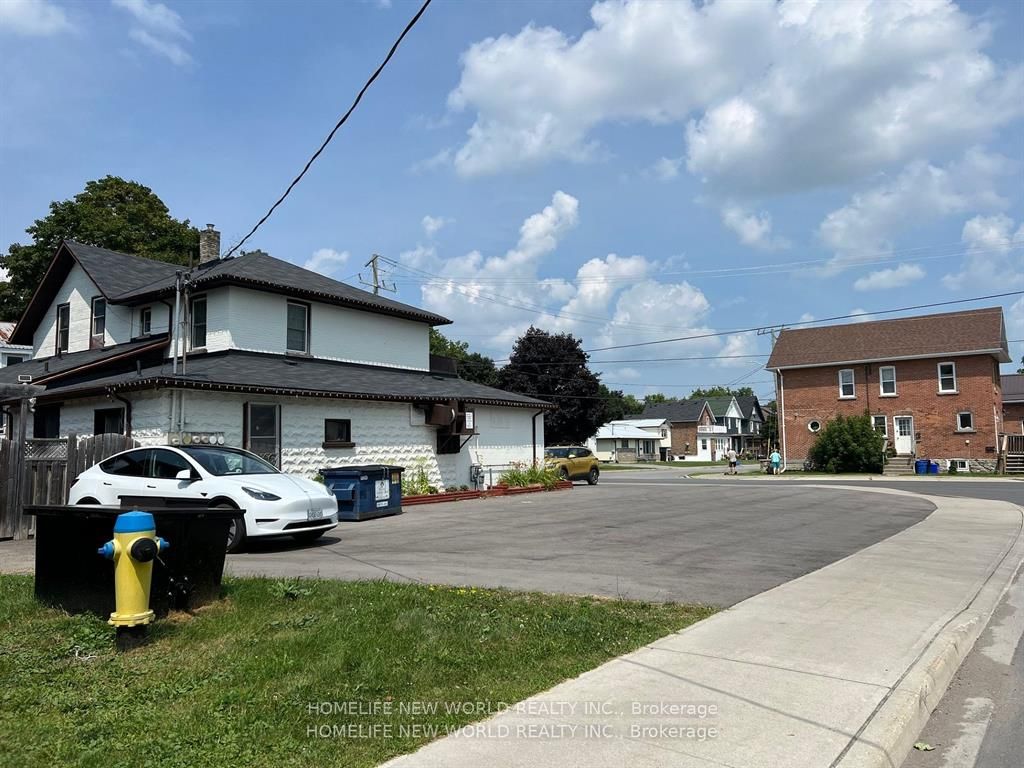 65 Albert Street S Property Photo 4