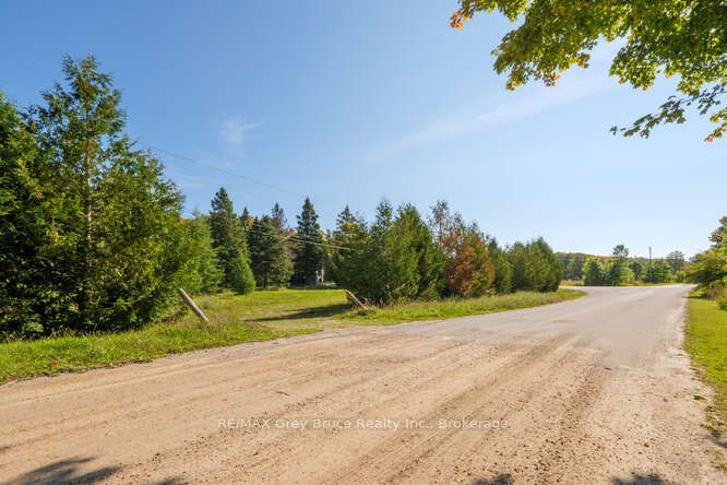 290 Clarke's Road Property Photo 34