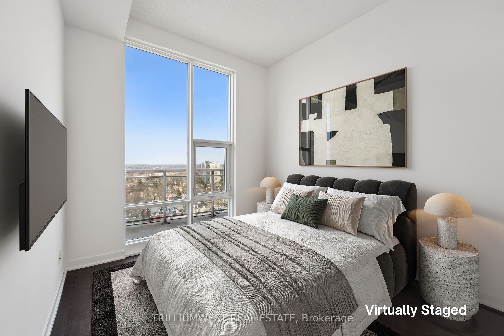 85 Duke Street W 1702 Property Photo 1