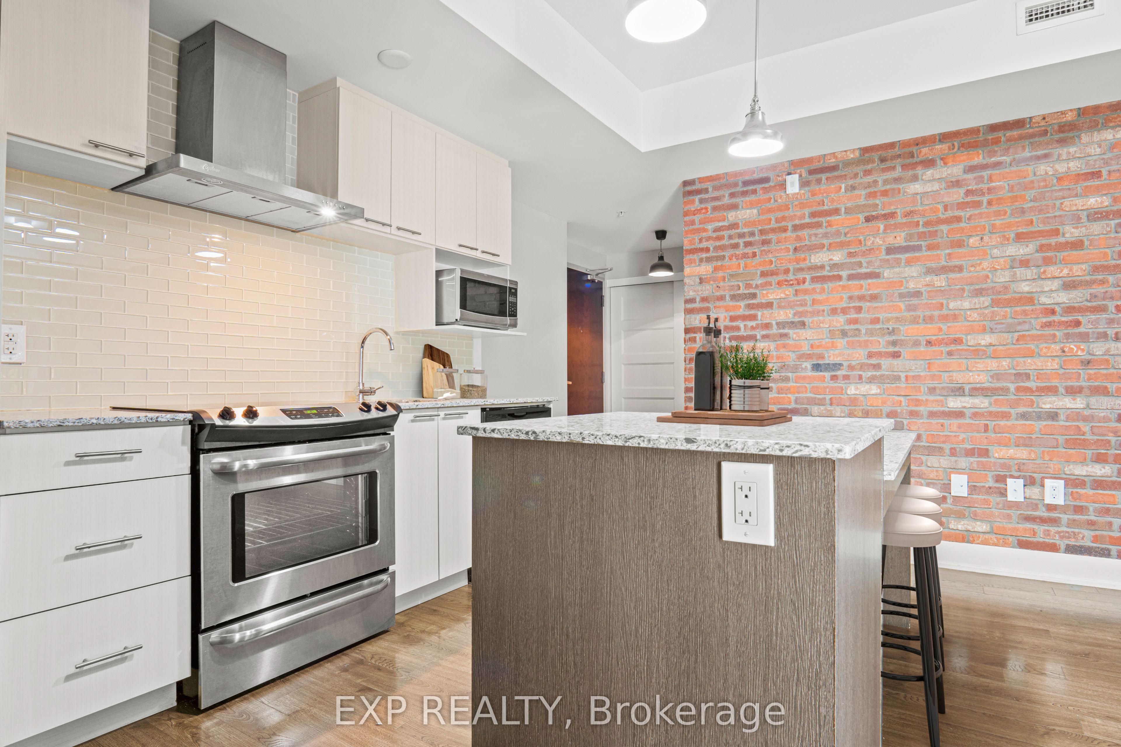 2785 Baseline Road 108 Property Photo 5