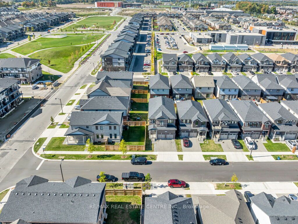 640 Florencedale Crescent Property Photo 1