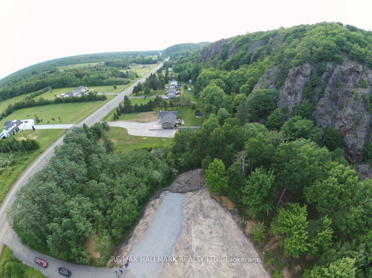 2810 Second Line W Property Photo 1