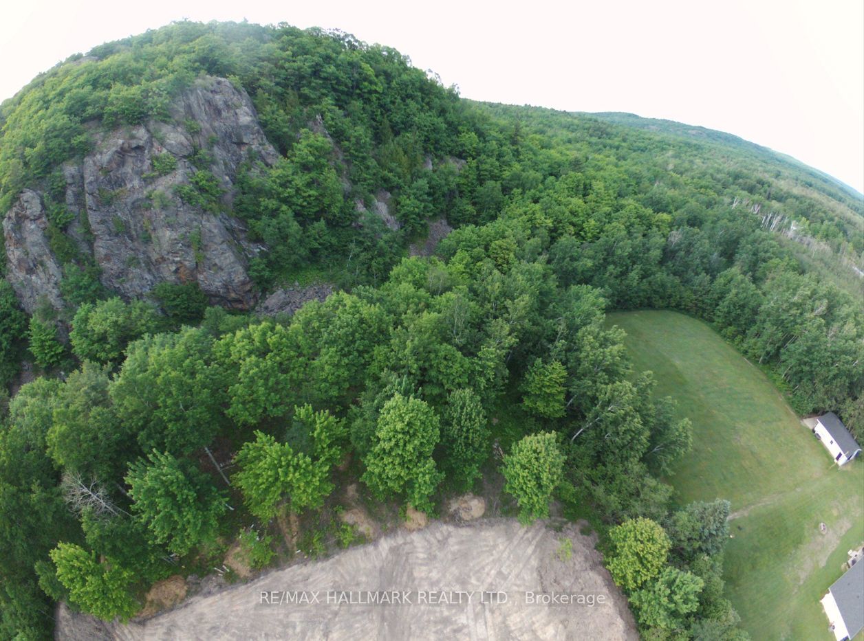 2810 Second Line W Property Photo 2