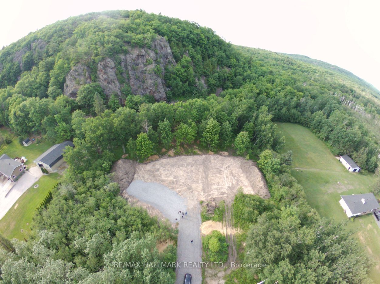 2810 Second Line W Property Photo 3