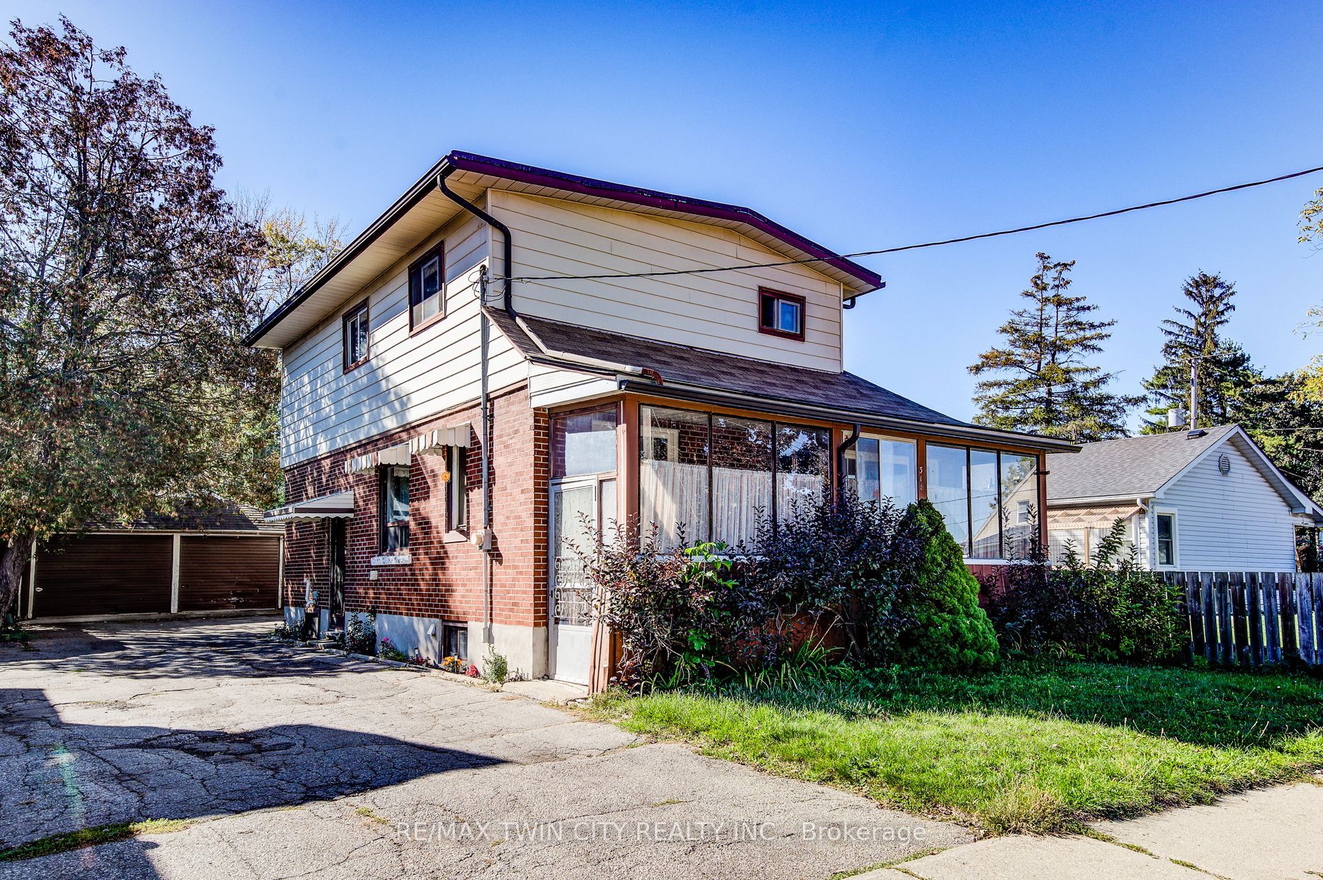 318 Middle Street Property Photo 1