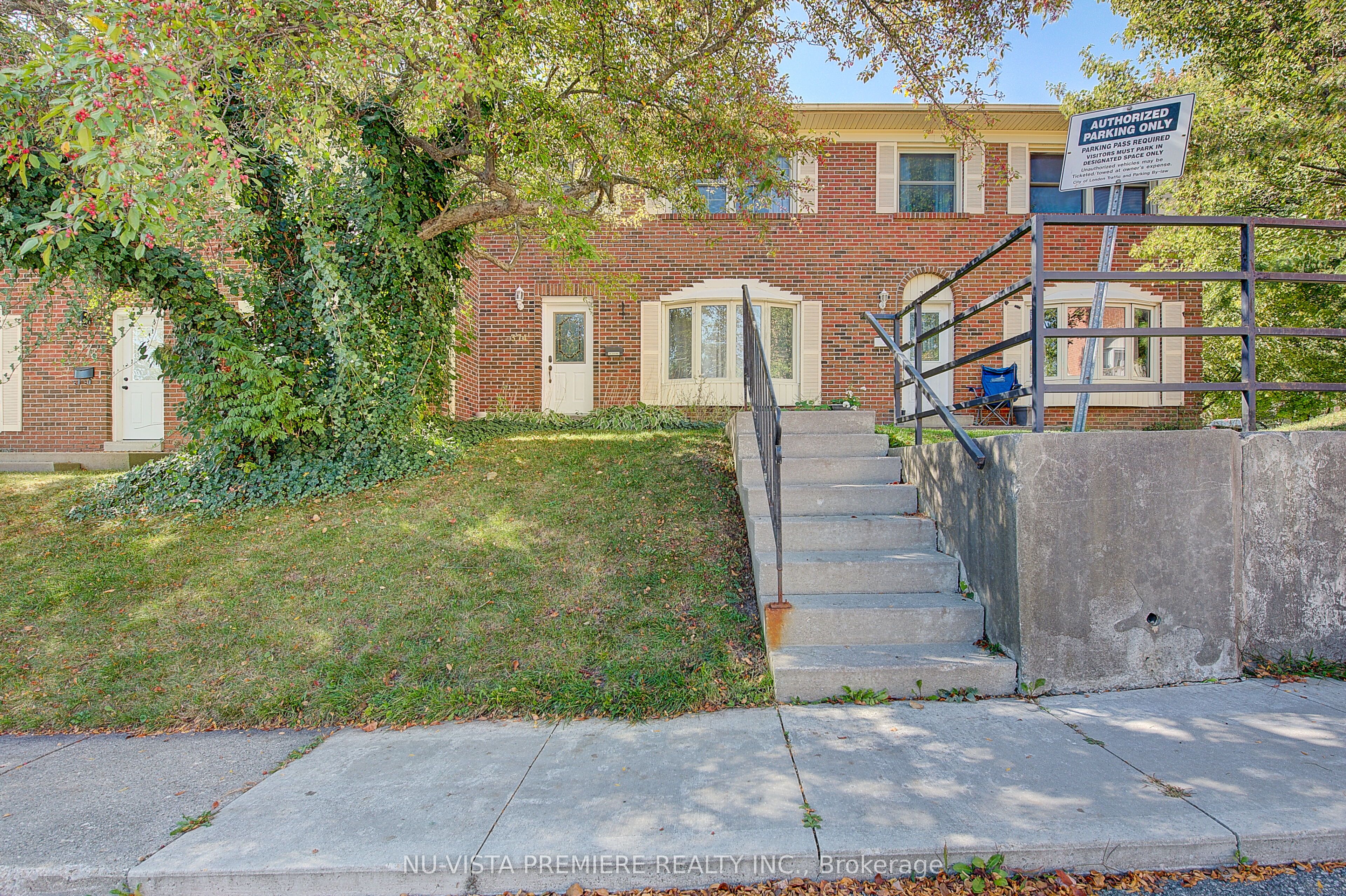 374 Homestead Court Property Photo 1