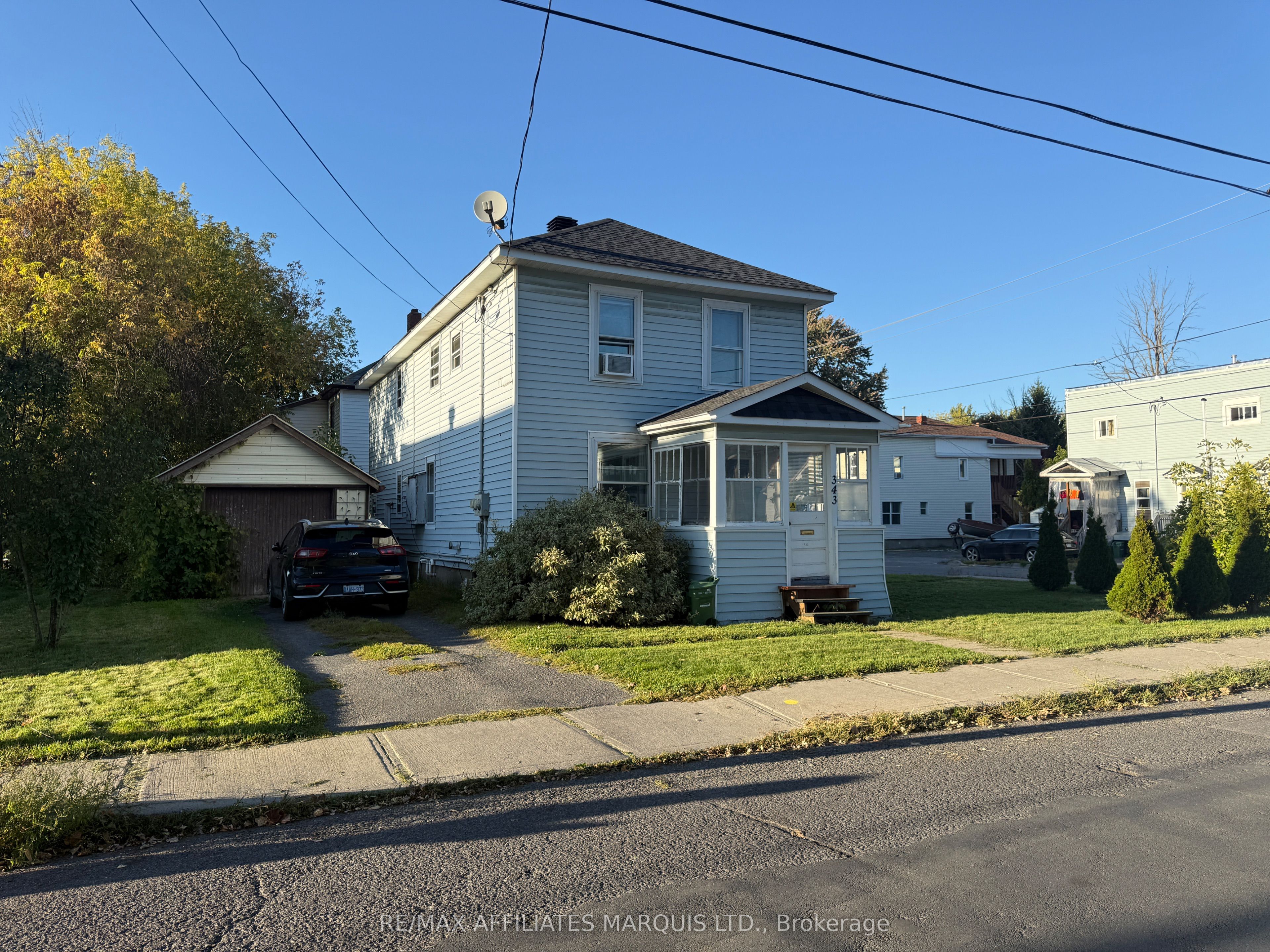 343 6th St E Property Photo 1