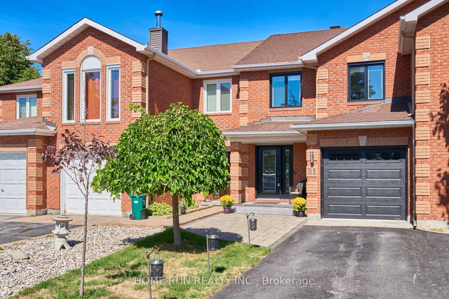 21 Longboat Court Property Photo