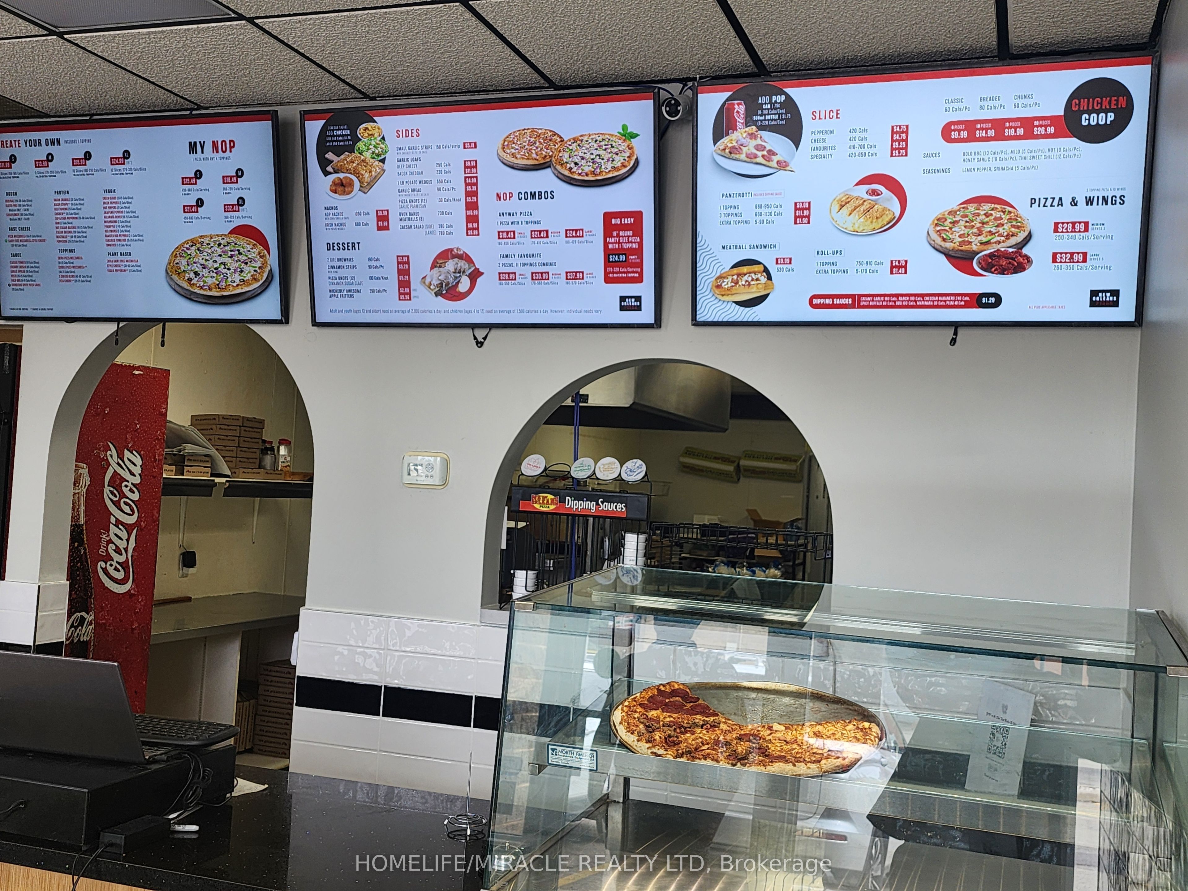 425 University Avenue E Property Photo 3