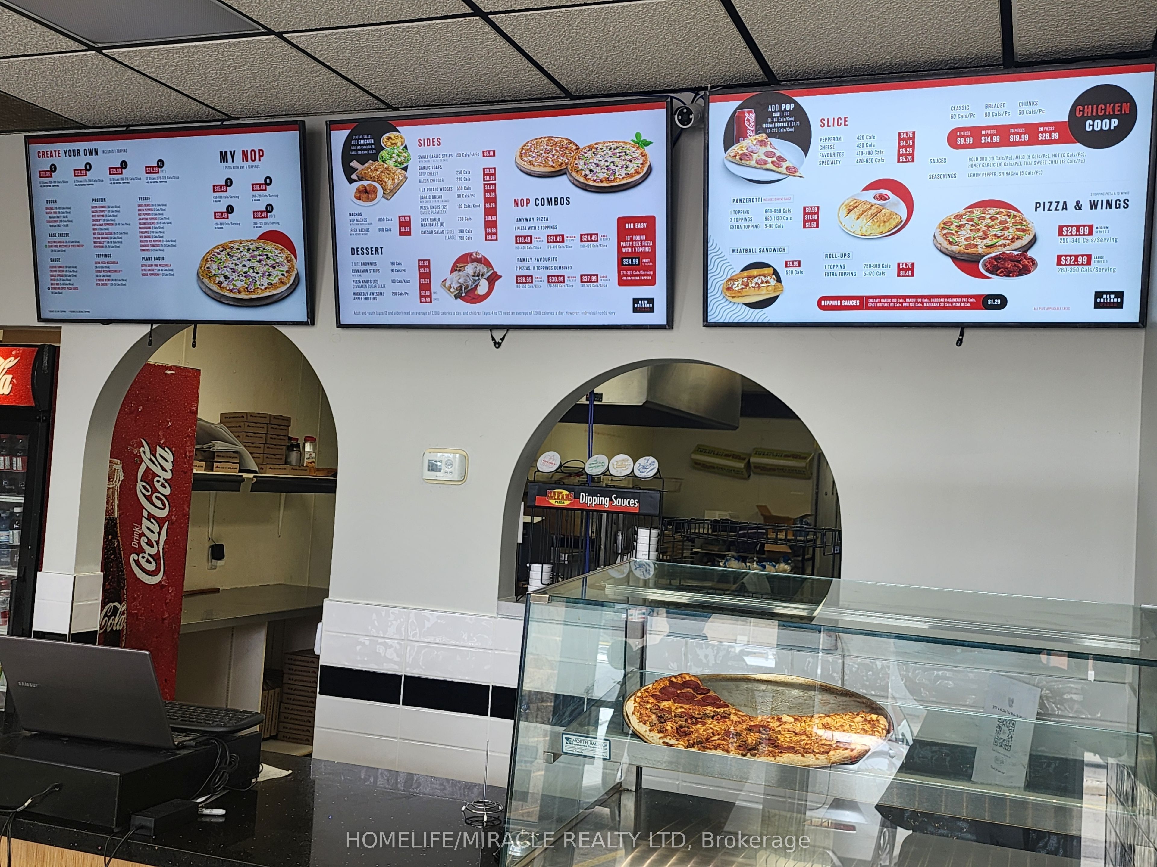 425 University Avenue E Property Photo 4