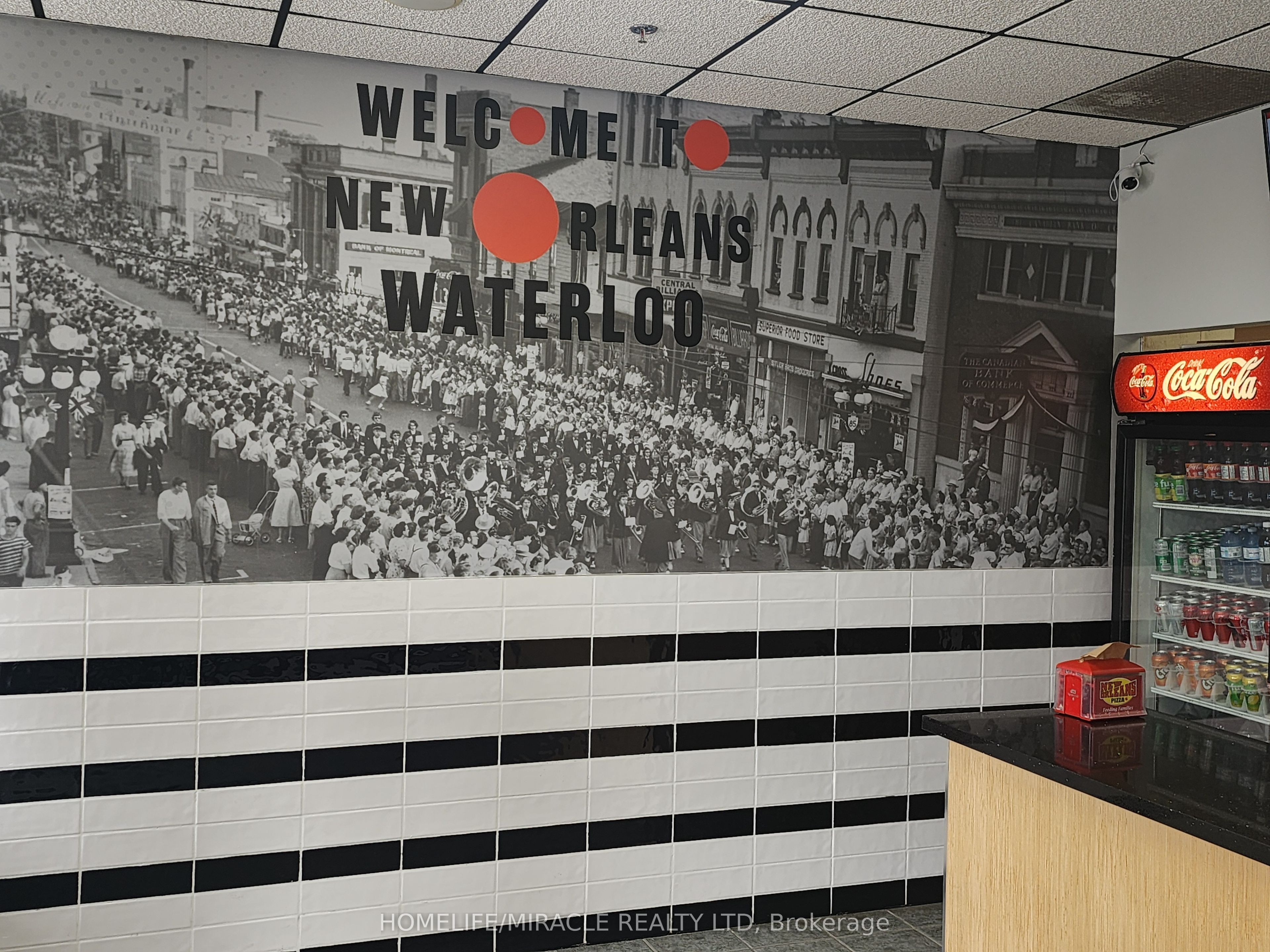 425 University Avenue E Property Photo 5