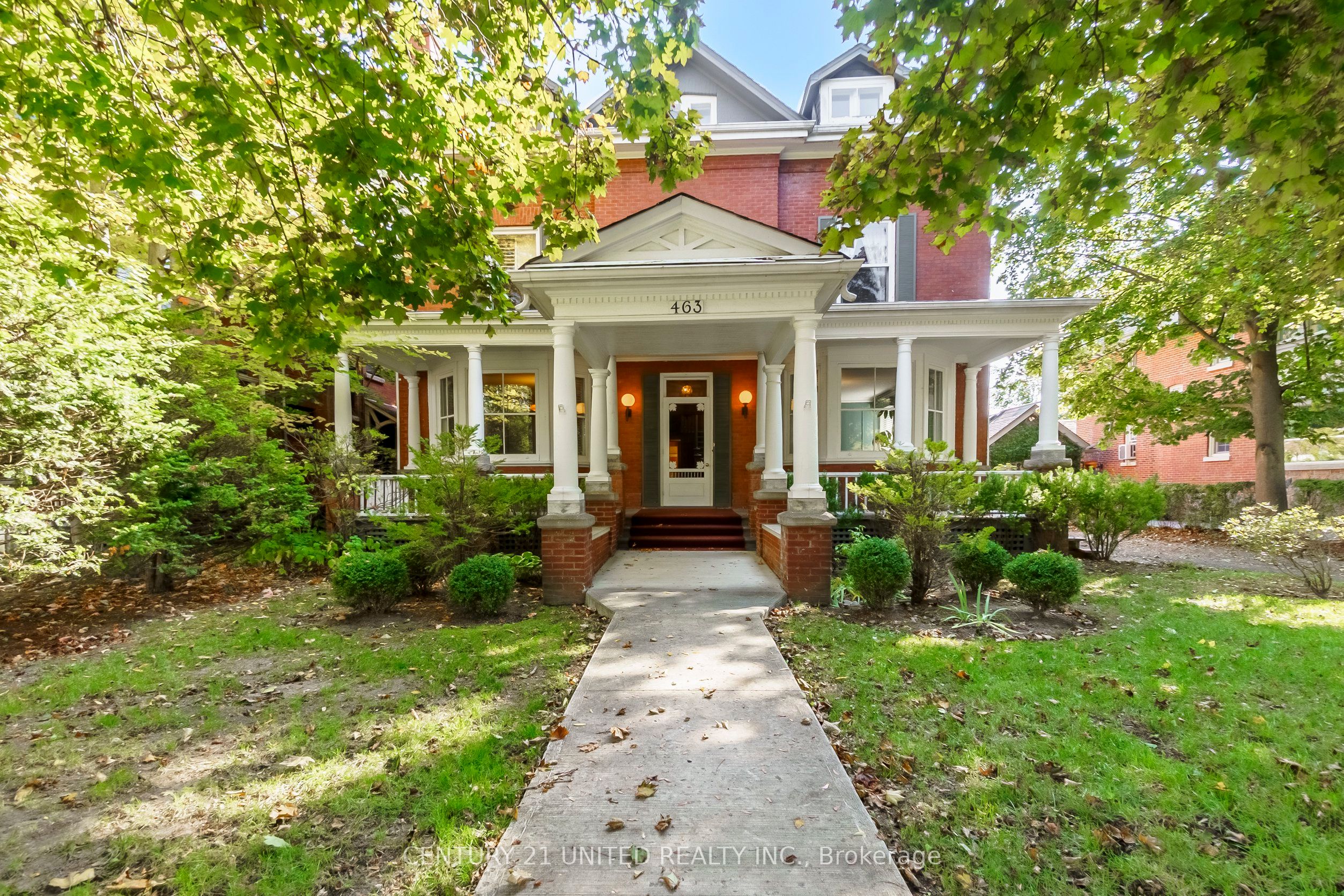 463 Hunter Street W Property Photo 1