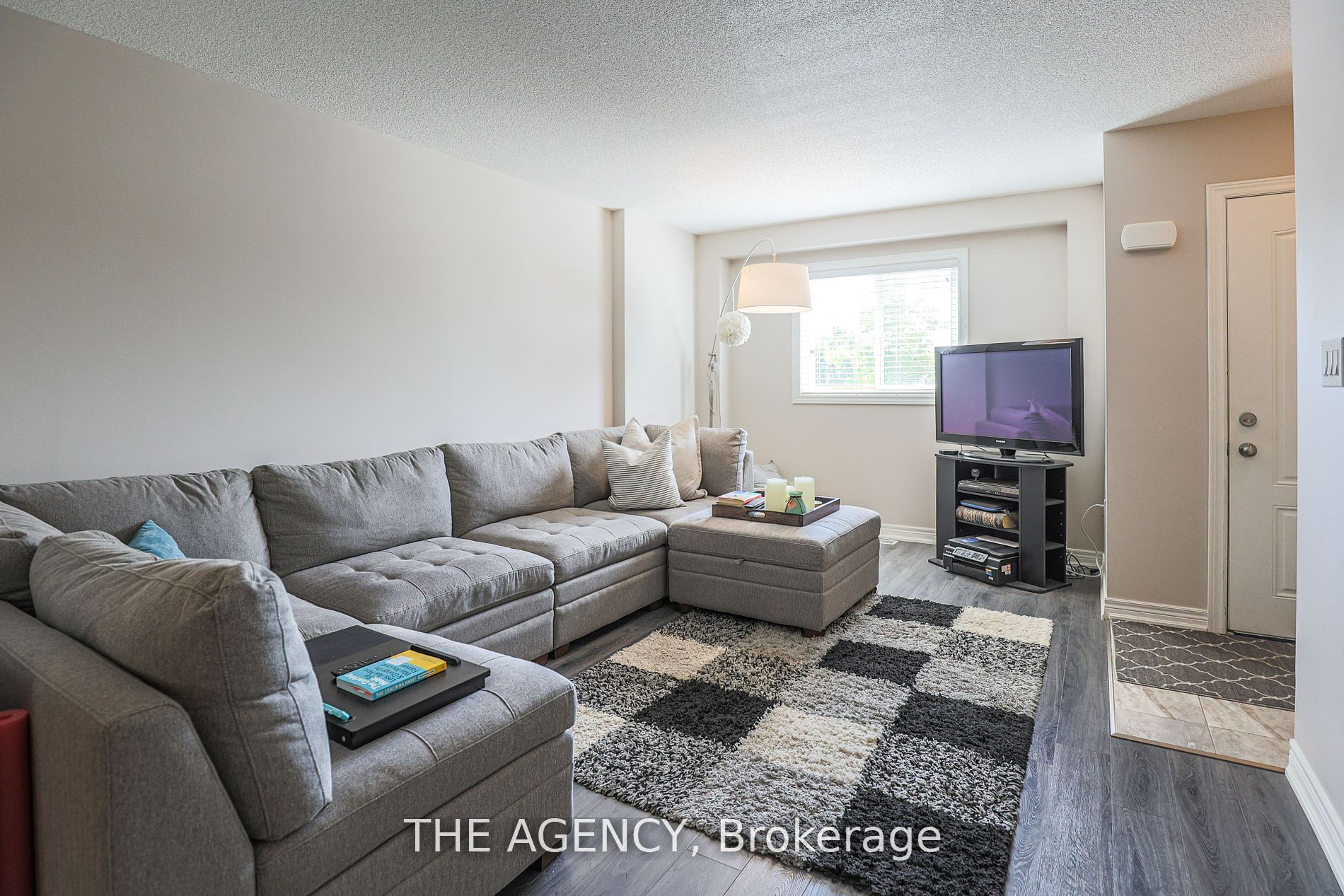 6118 Kelsey Crescent 49 Property Photo 3