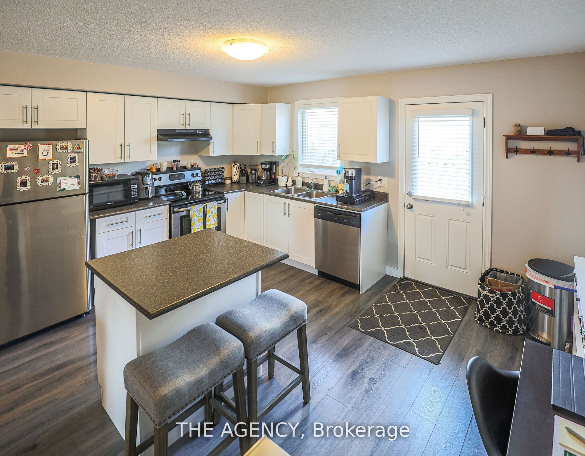 6118 Kelsey Crescent 49 Property Photo 6