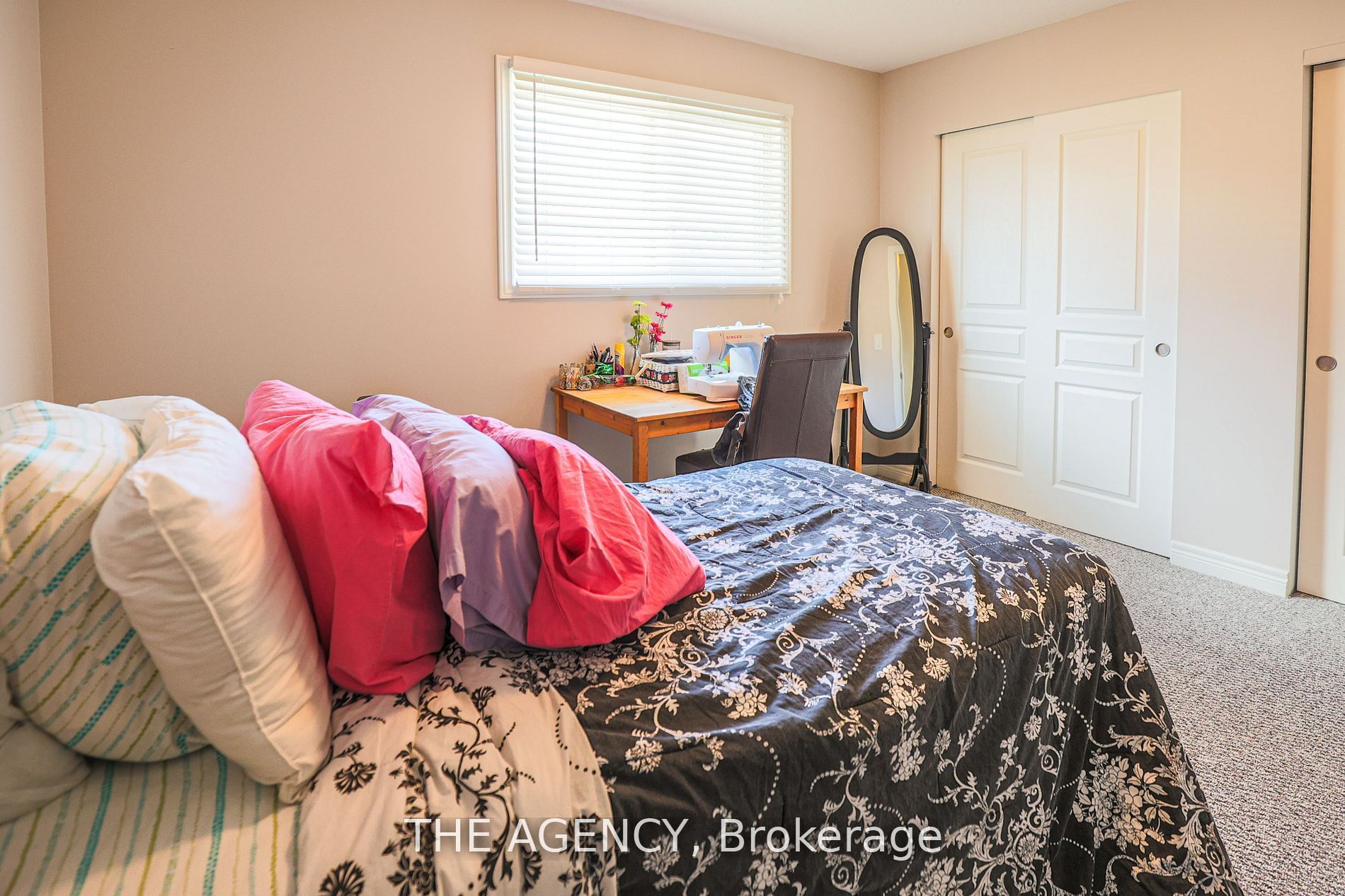 6118 Kelsey Crescent 49 Property Photo 14