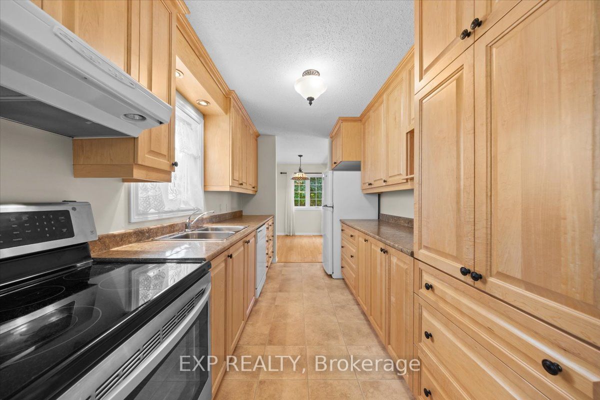 1678 Boisbriand Crescent Property Photo 8