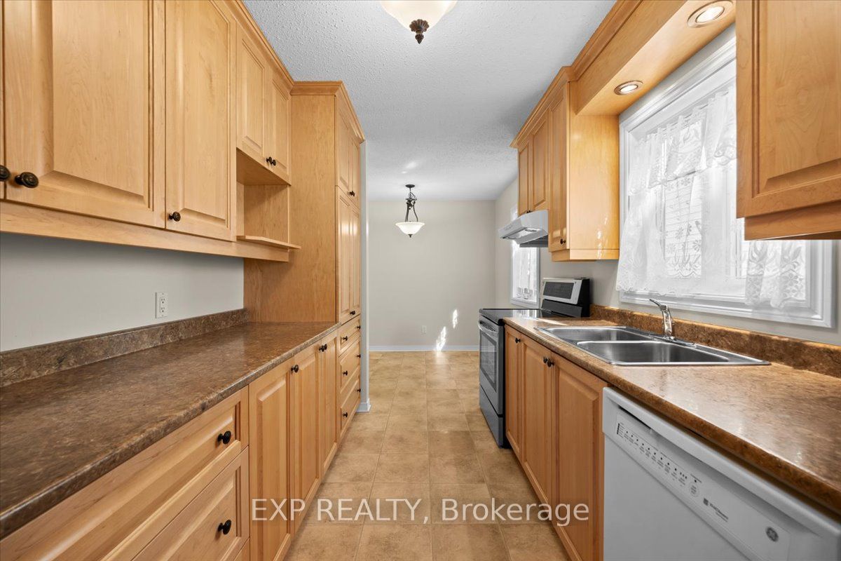 1678 Boisbriand Crescent Property Photo 10