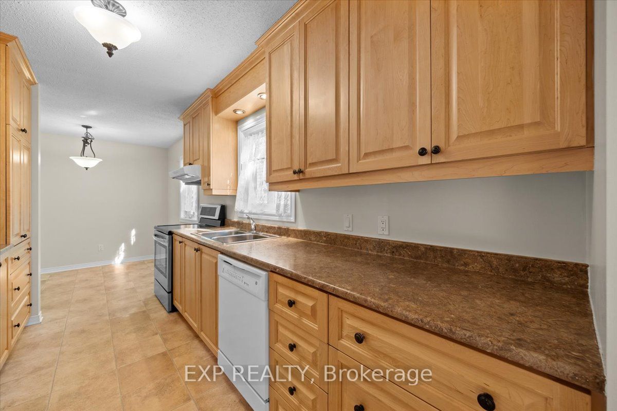 1678 Boisbriand Crescent Property Photo 12