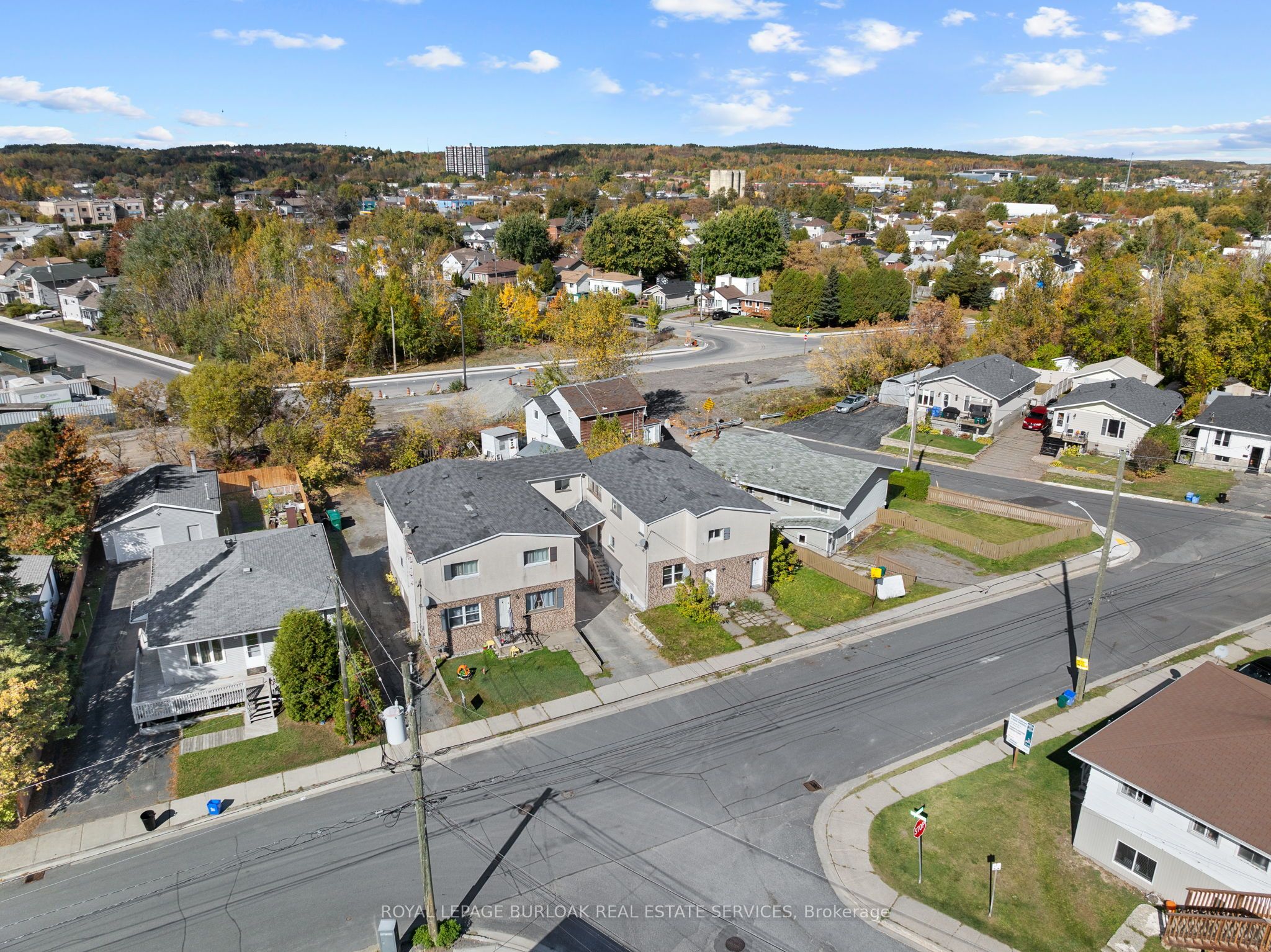 381 Leslie Street Property Photo 2