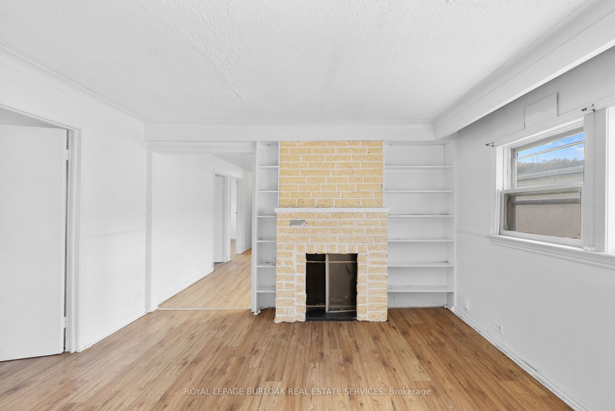 381 Leslie Street Property Photo 11