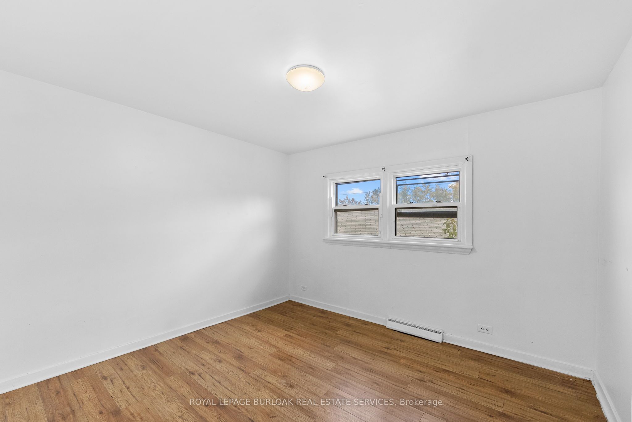 381 Leslie Street Property Photo 12