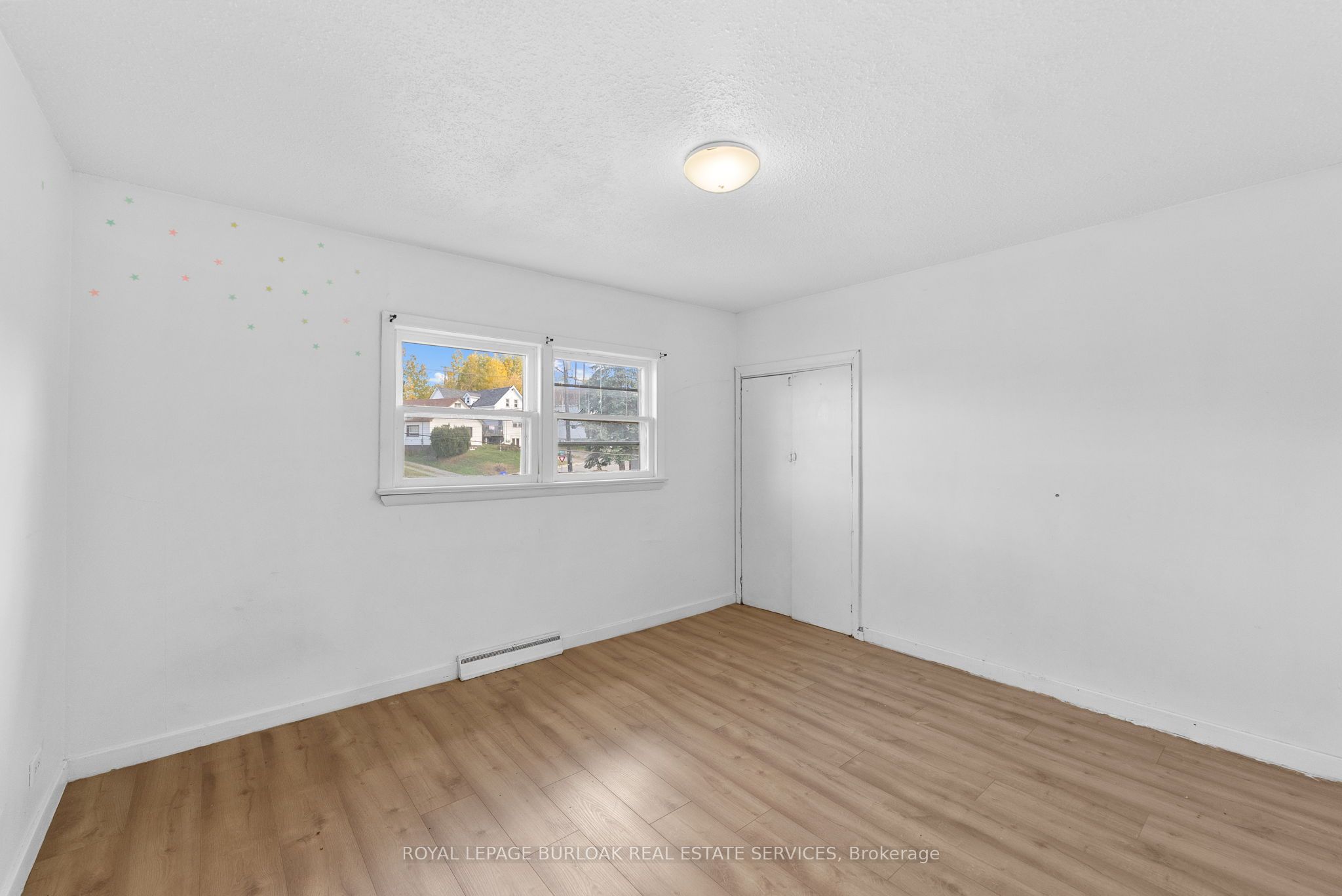 381 Leslie Street Property Photo 14