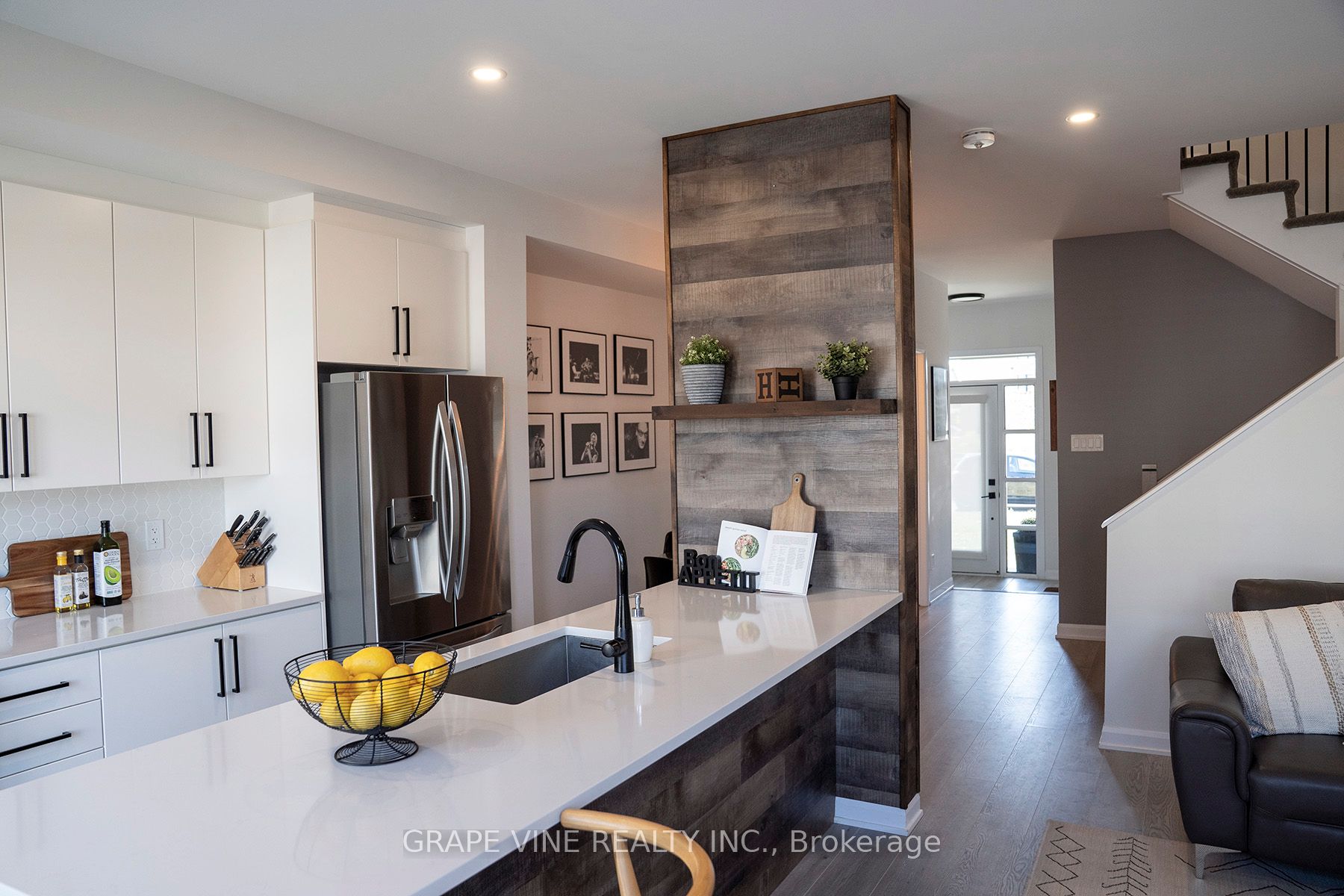 2057 Caltra Crescent Property Photo 4