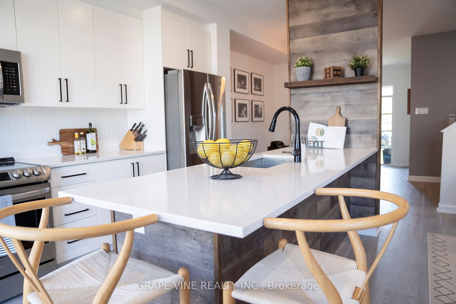 2057 Caltra Crescent Property Photo 7