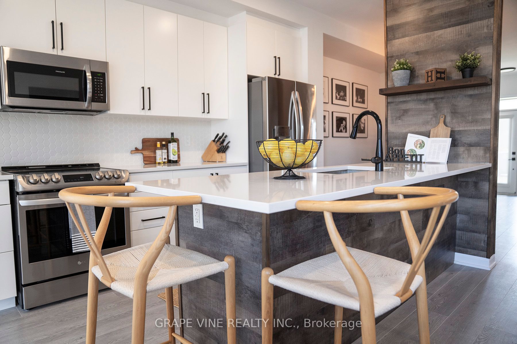 2057 Caltra Crescent Property Photo 8