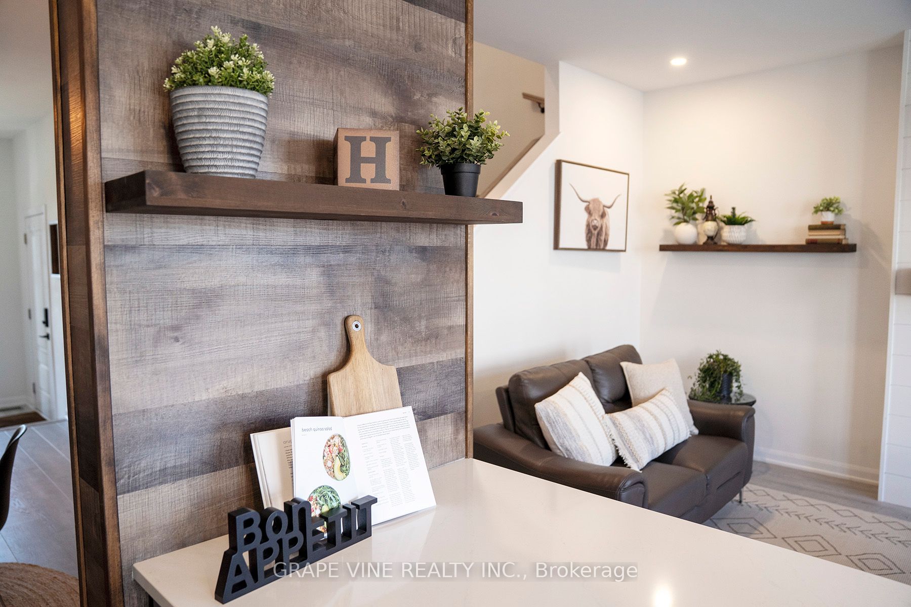 2057 Caltra Crescent Property Photo 14