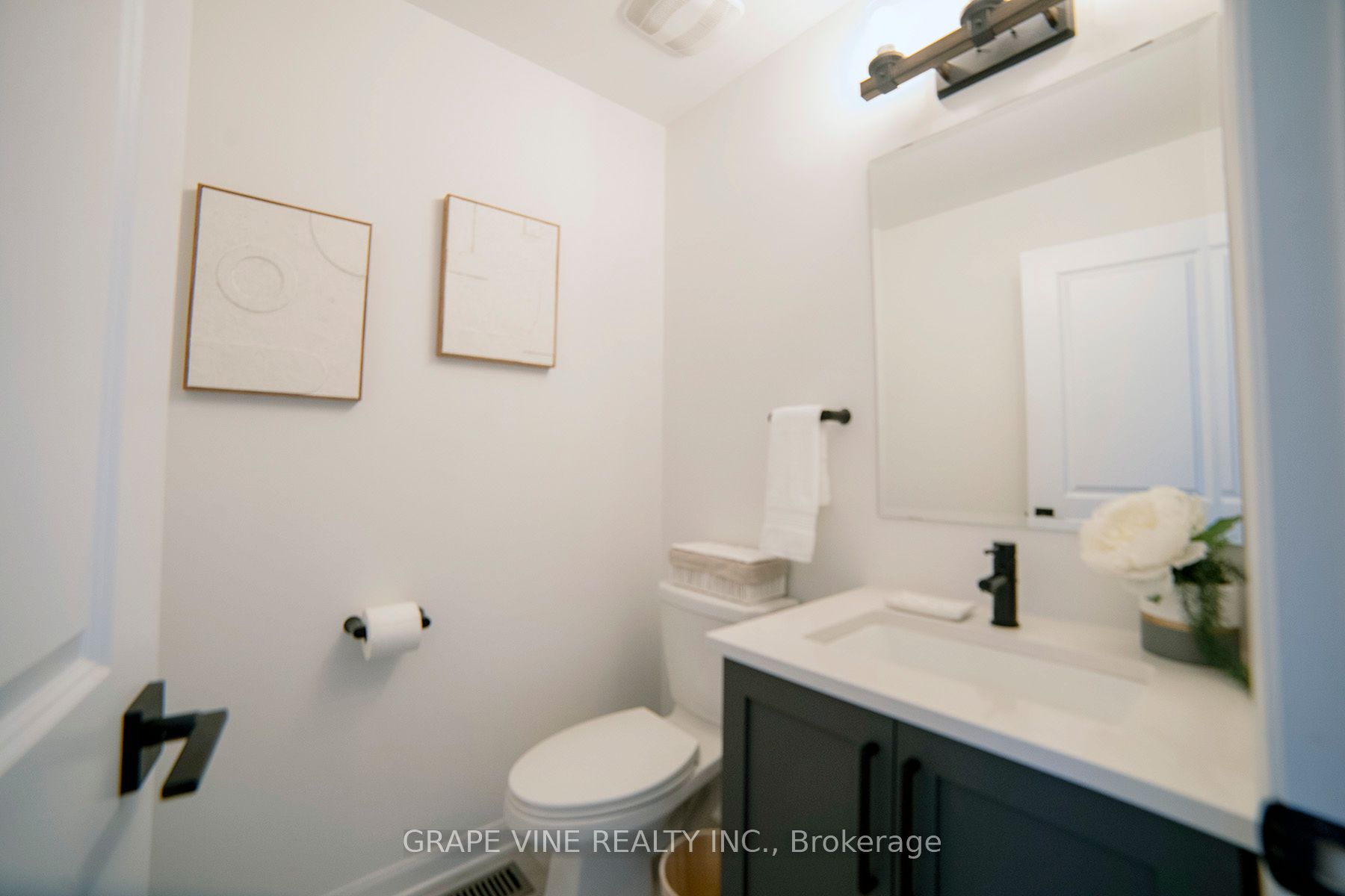 2057 Caltra Crescent Property Photo 24