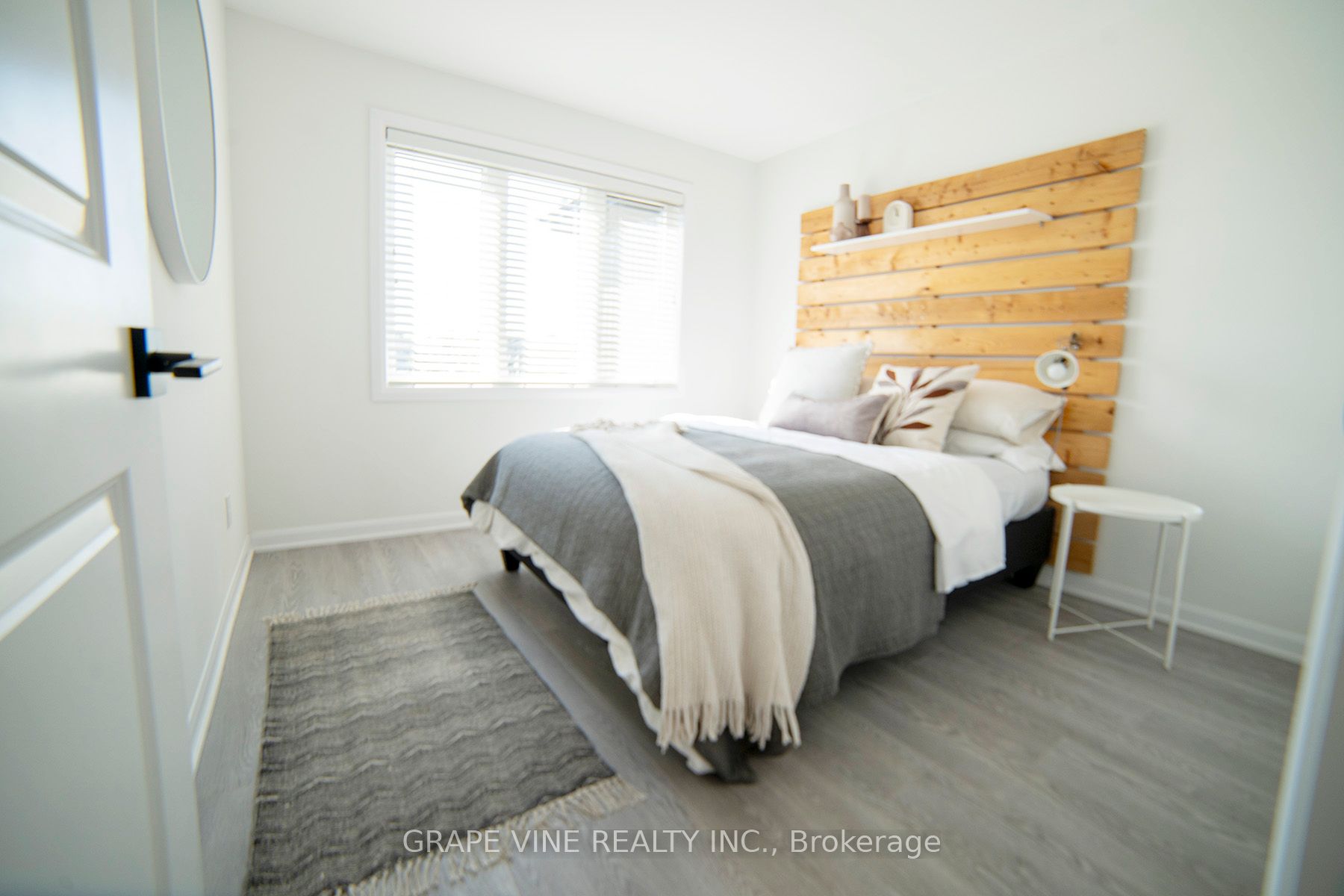 2057 Caltra Crescent Property Photo 35