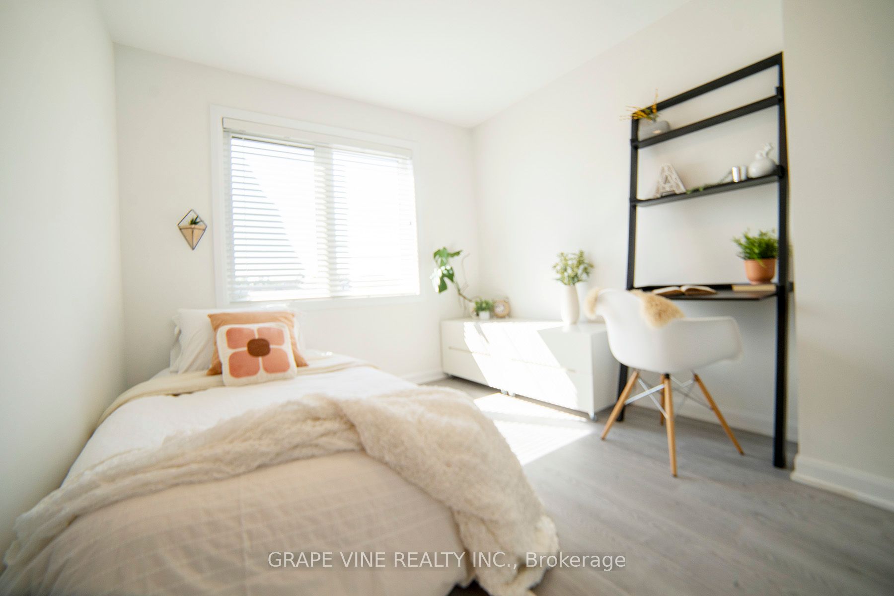 2057 Caltra Crescent Property Photo 38