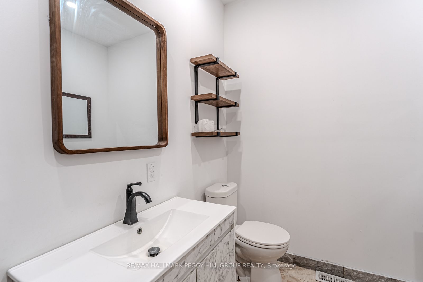 24b Buck Hill Road Property Photo 12