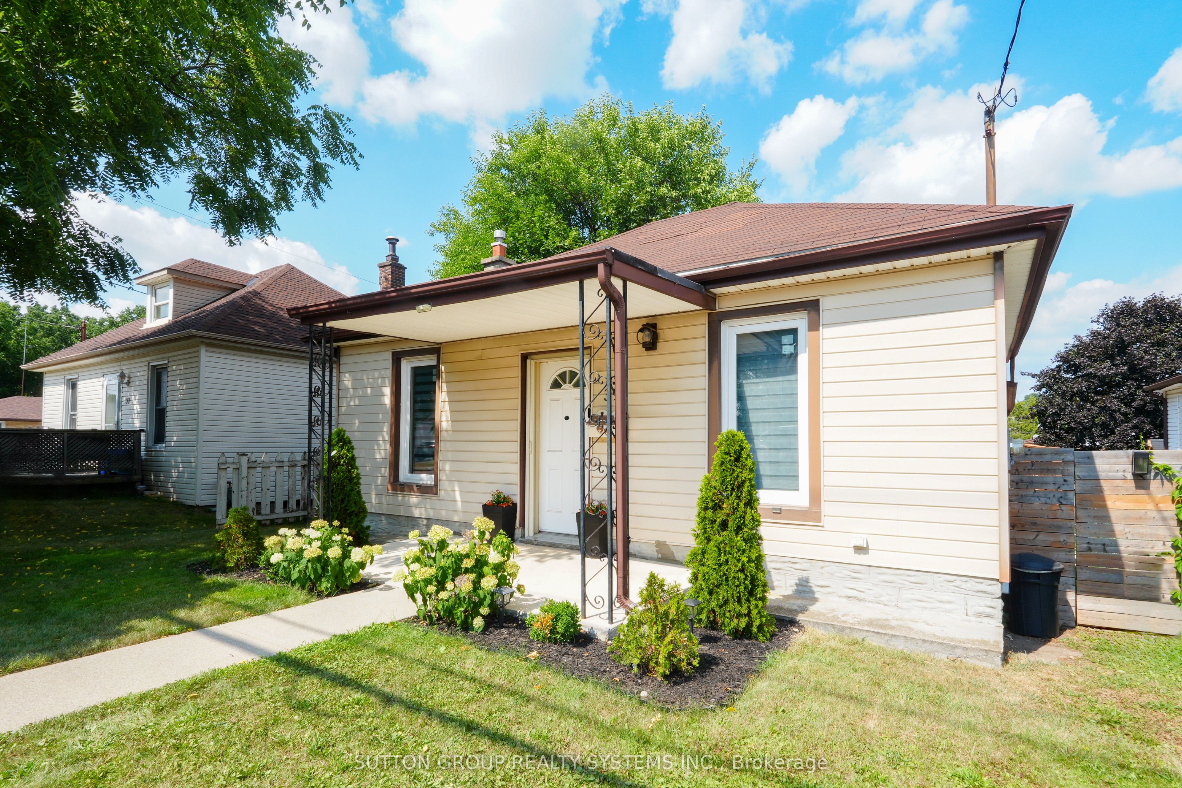 39 Norfolk Avenue Property Photo 1