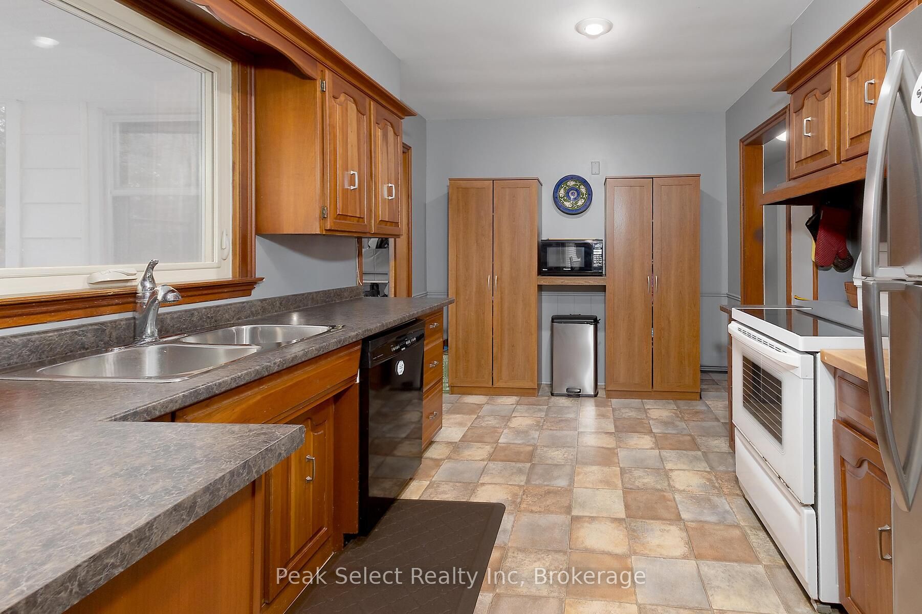 72 Carrall Street Property Photo 12