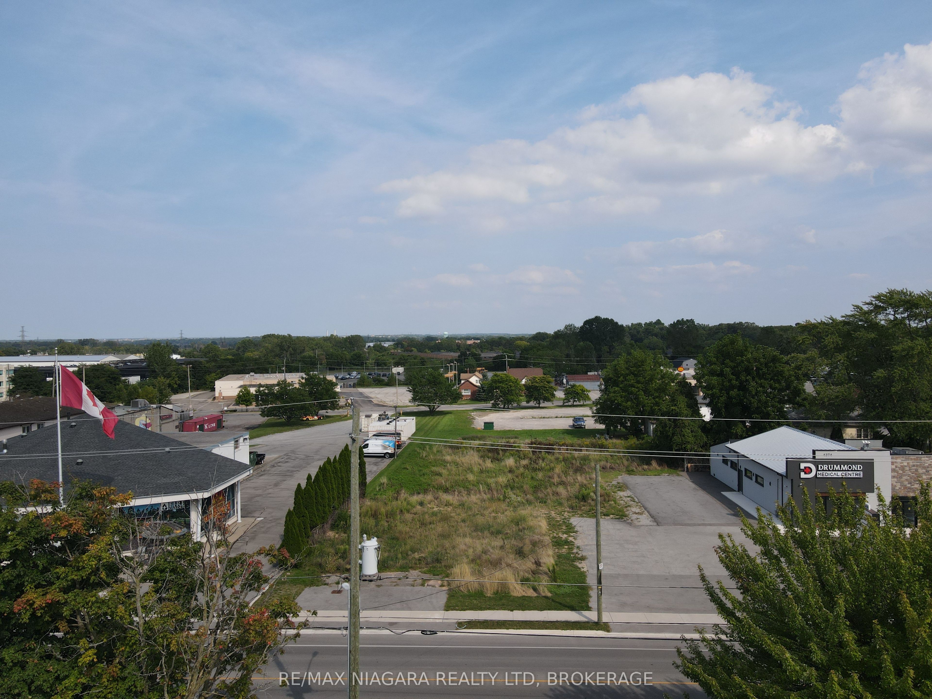 4354 Drummond Road Property Photo 3