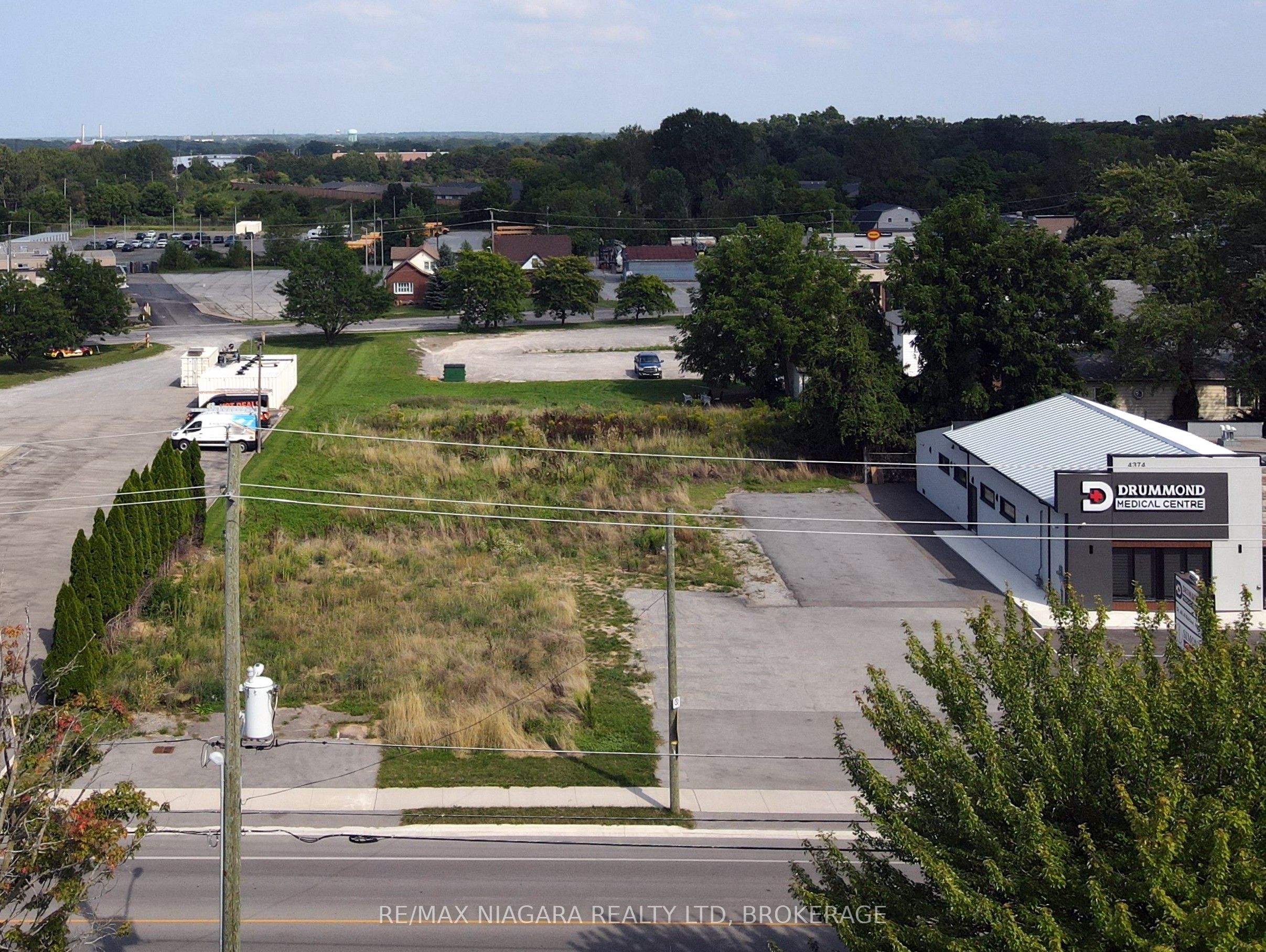 4354 Drummond Road Property Photo 4