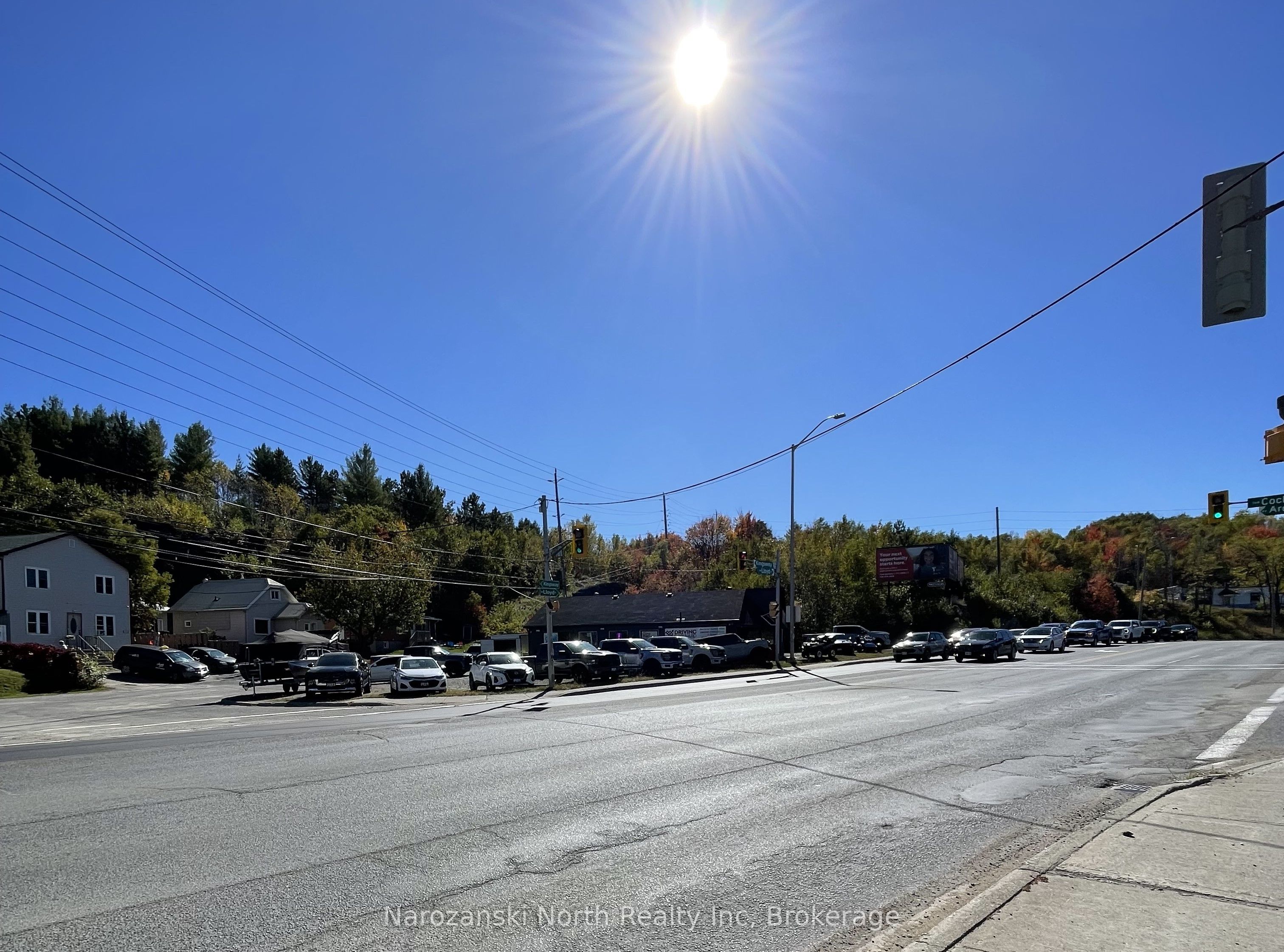 469 Kingsway Road Property Photo 2