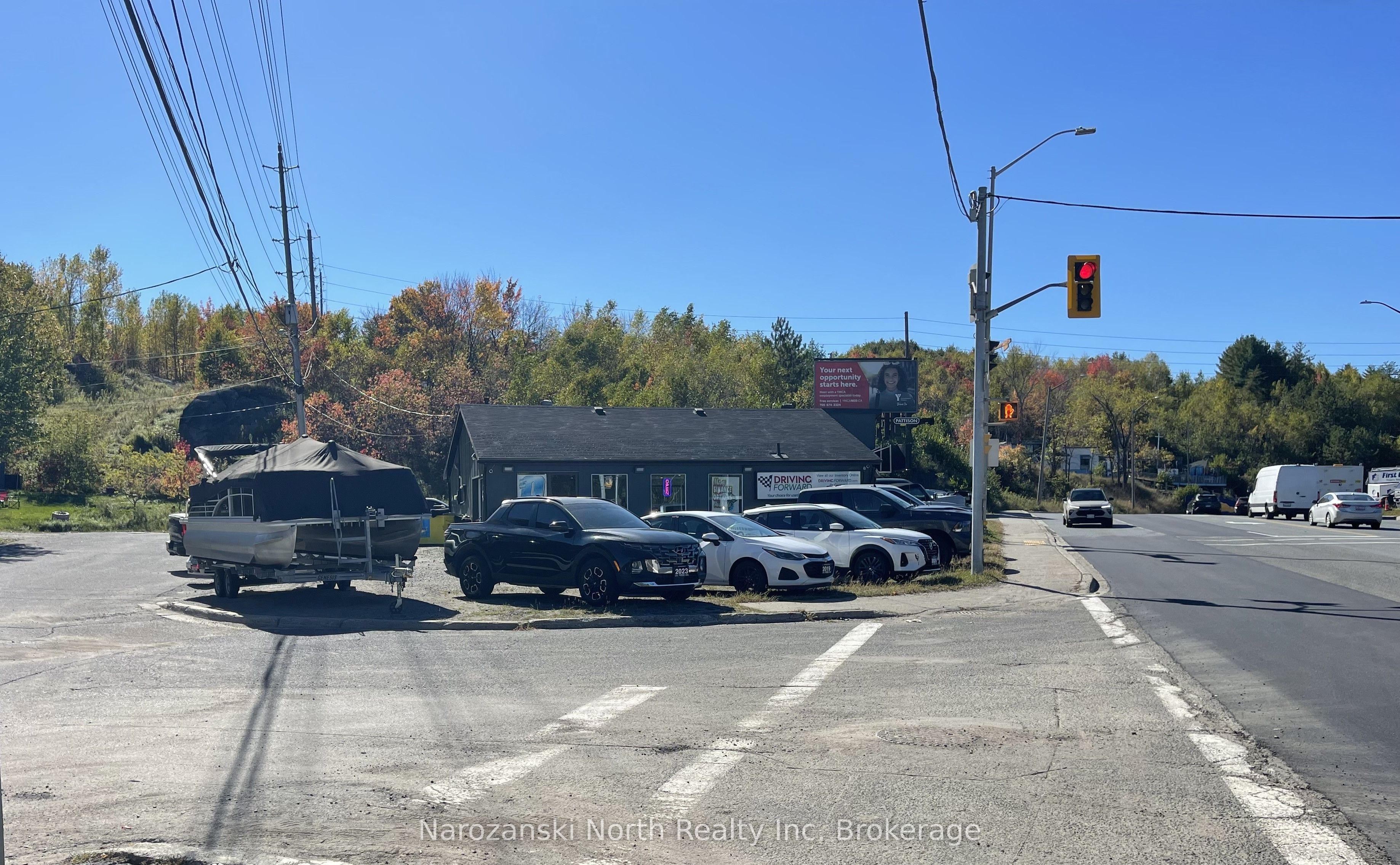 469 Kingsway Road Property Photo 3