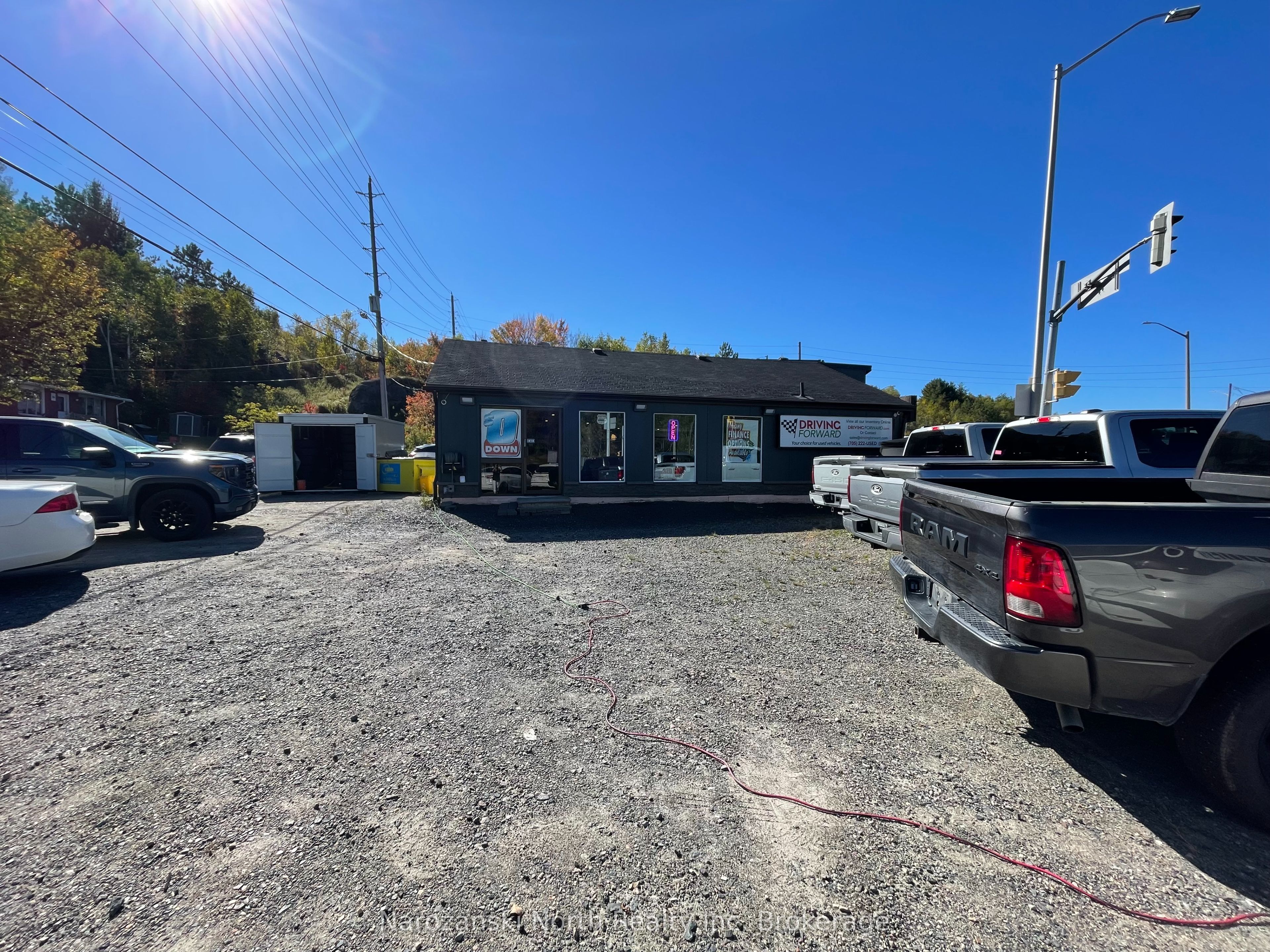 469 Kingsway Road Property Photo 5