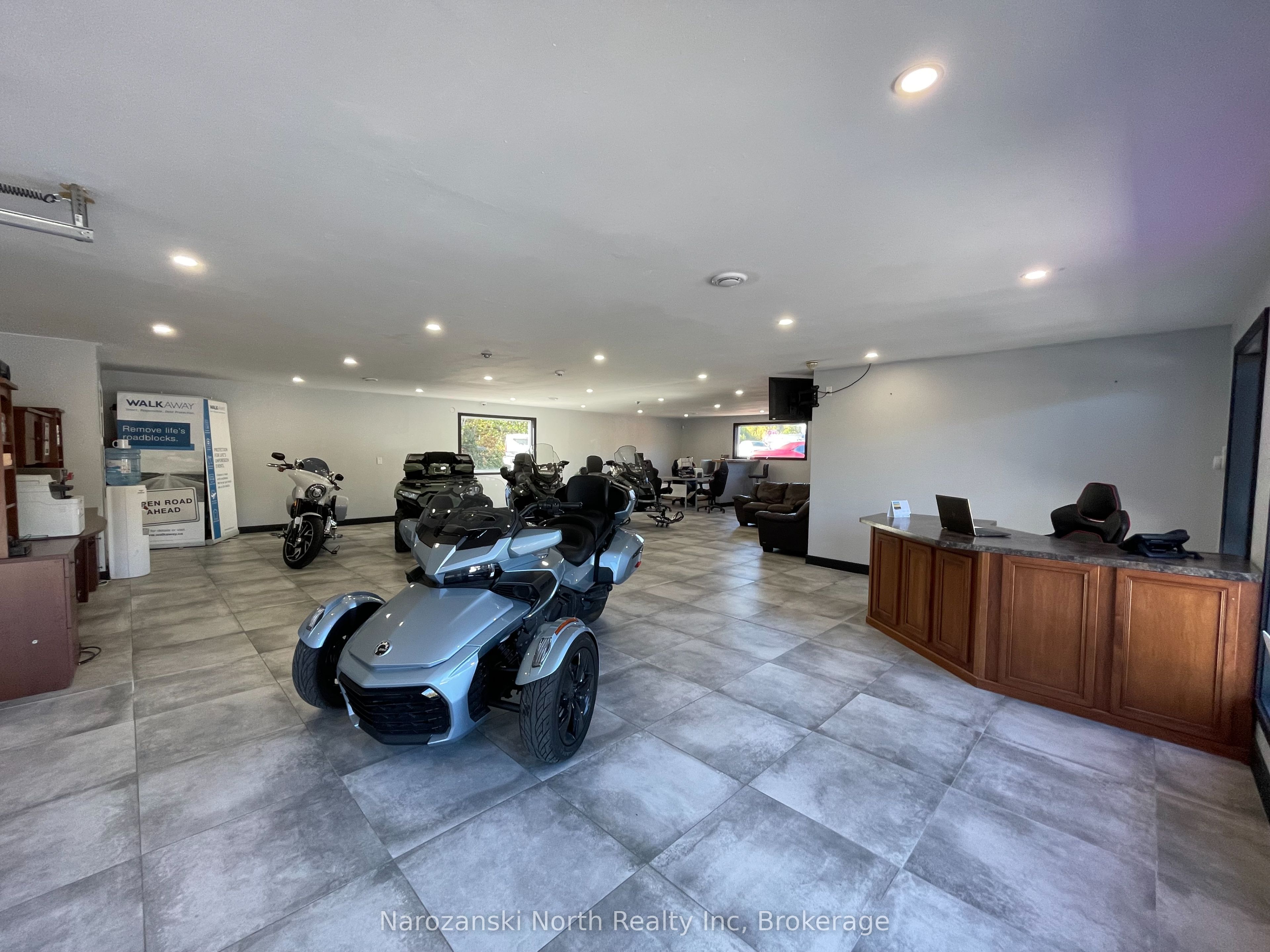 469 Kingsway Road Property Photo 8