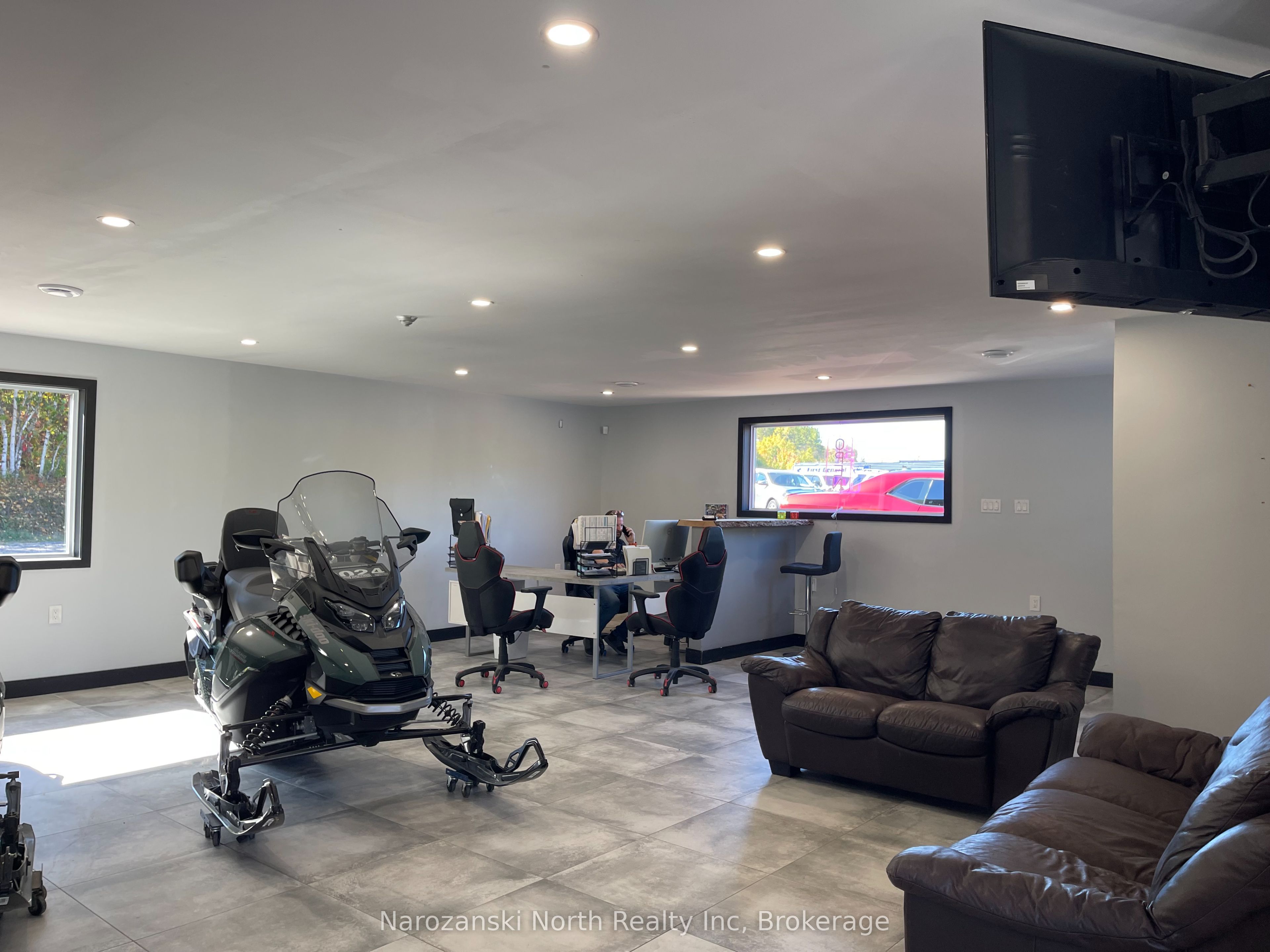 469 Kingsway Road Property Photo 13