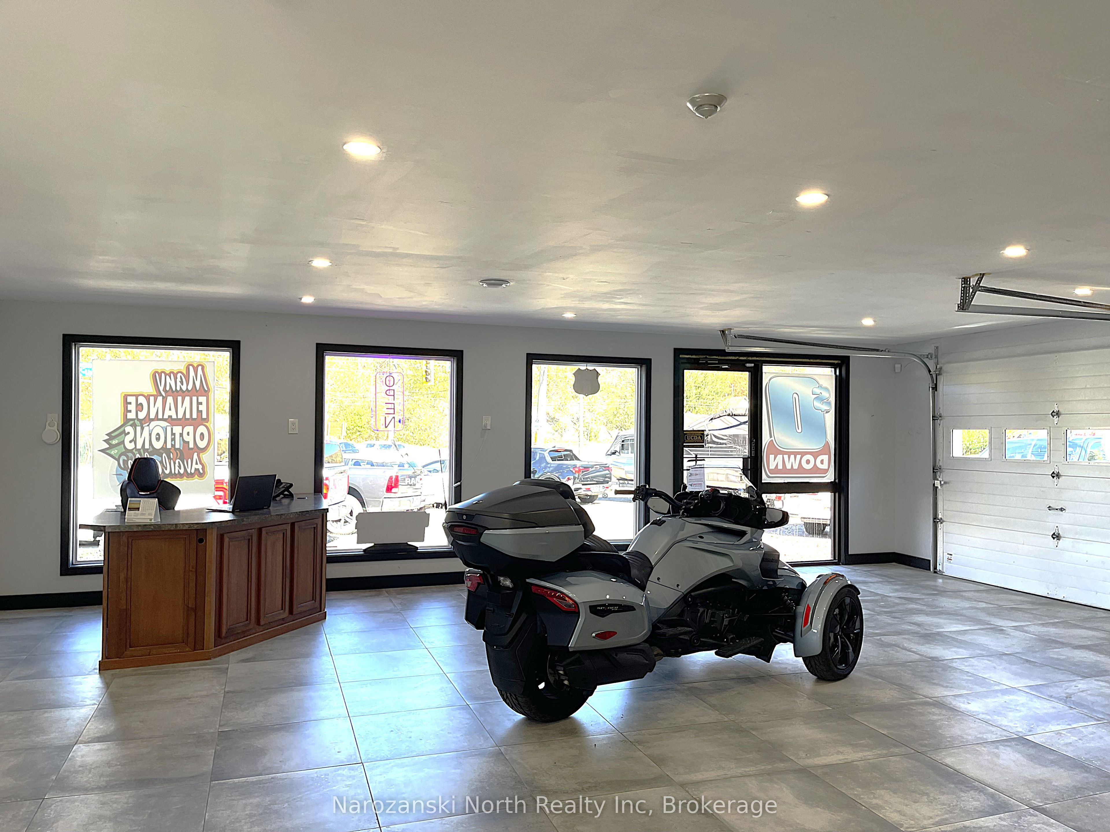 469 Kingsway Road Property Photo 15