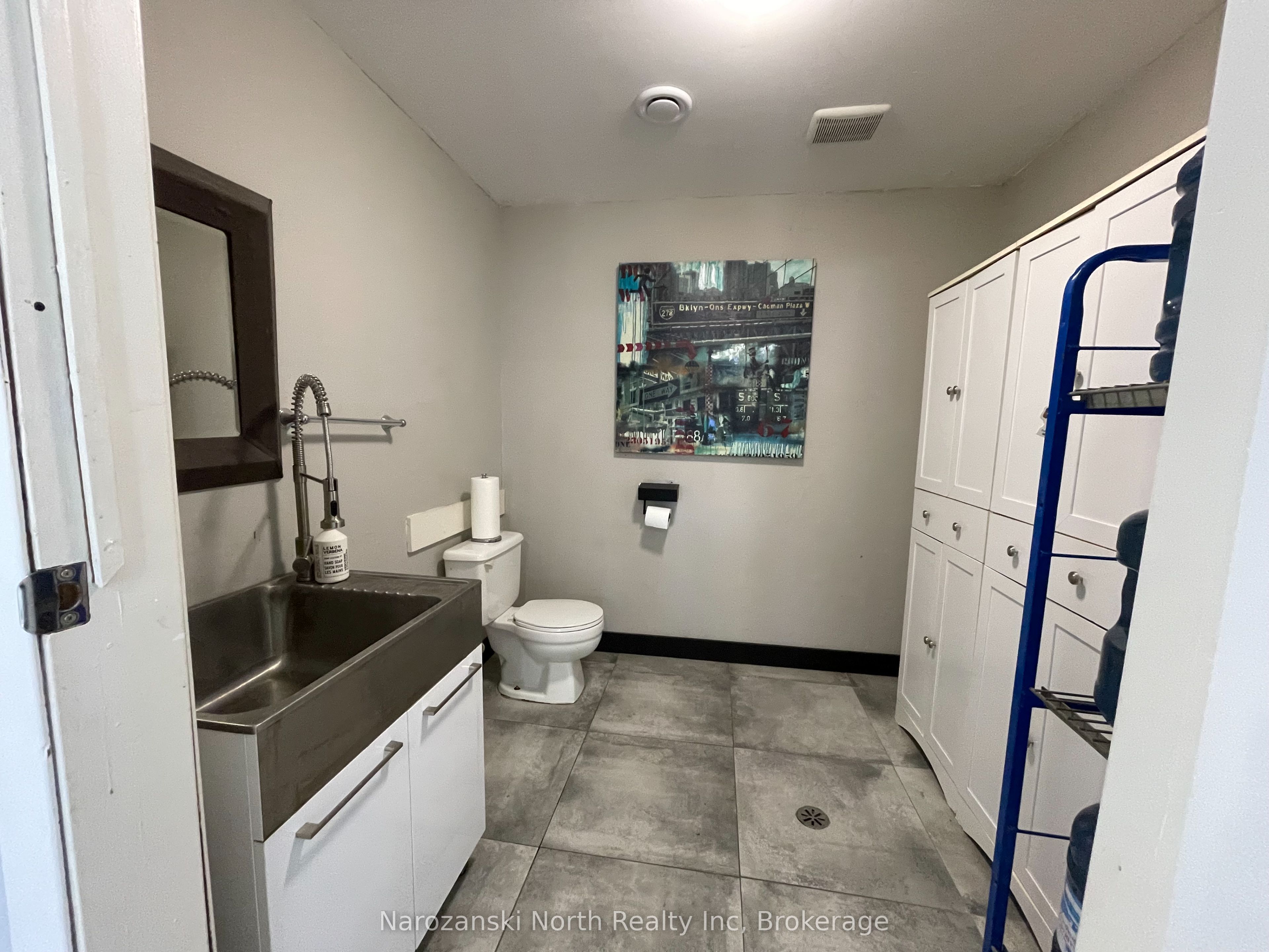 469 Kingsway Road Property Photo 16